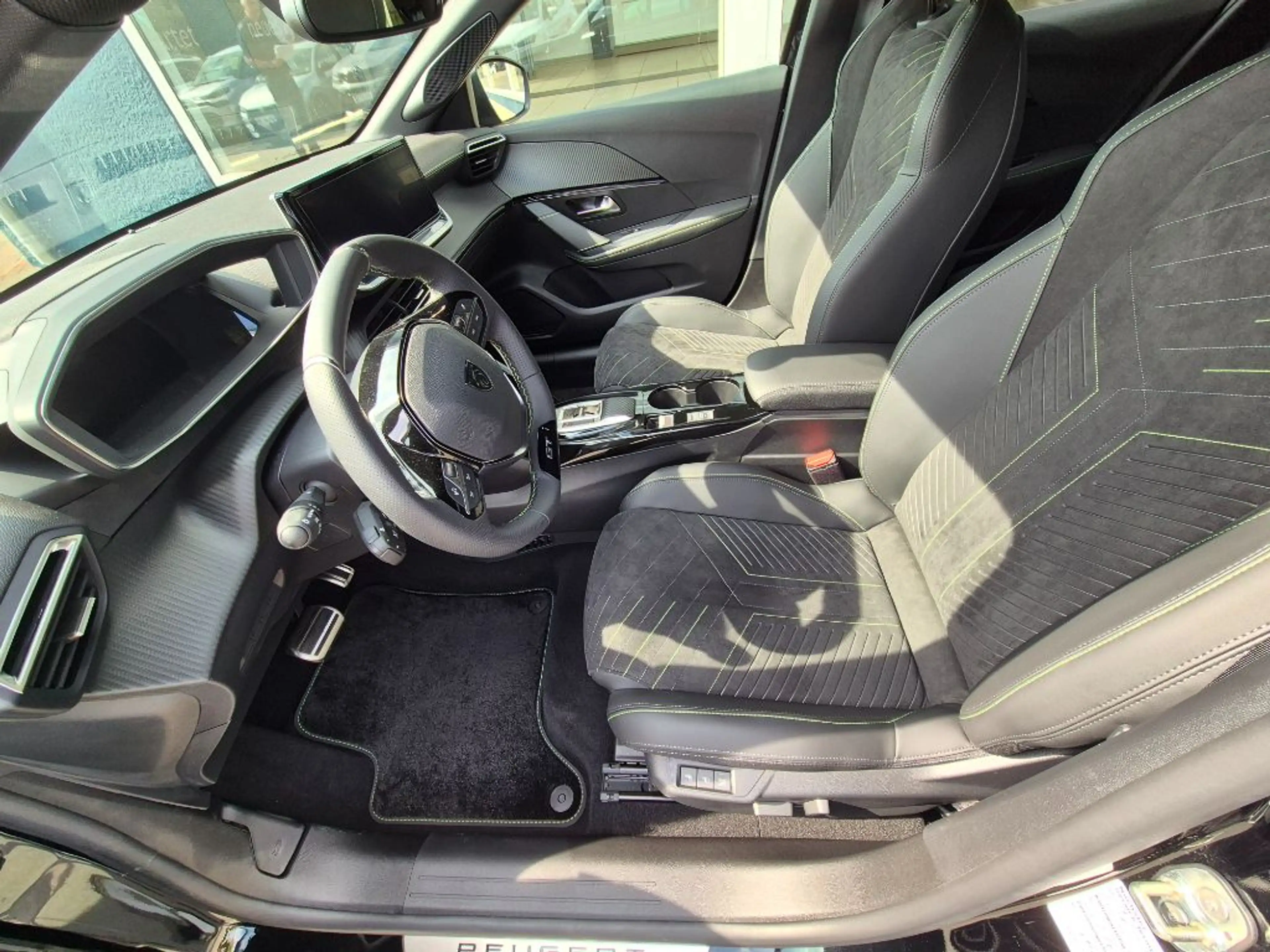 Peugeot 208 Hybrid 110 e-DSC6 GT KAMERA+KEYLLES+NAVI — photo 8