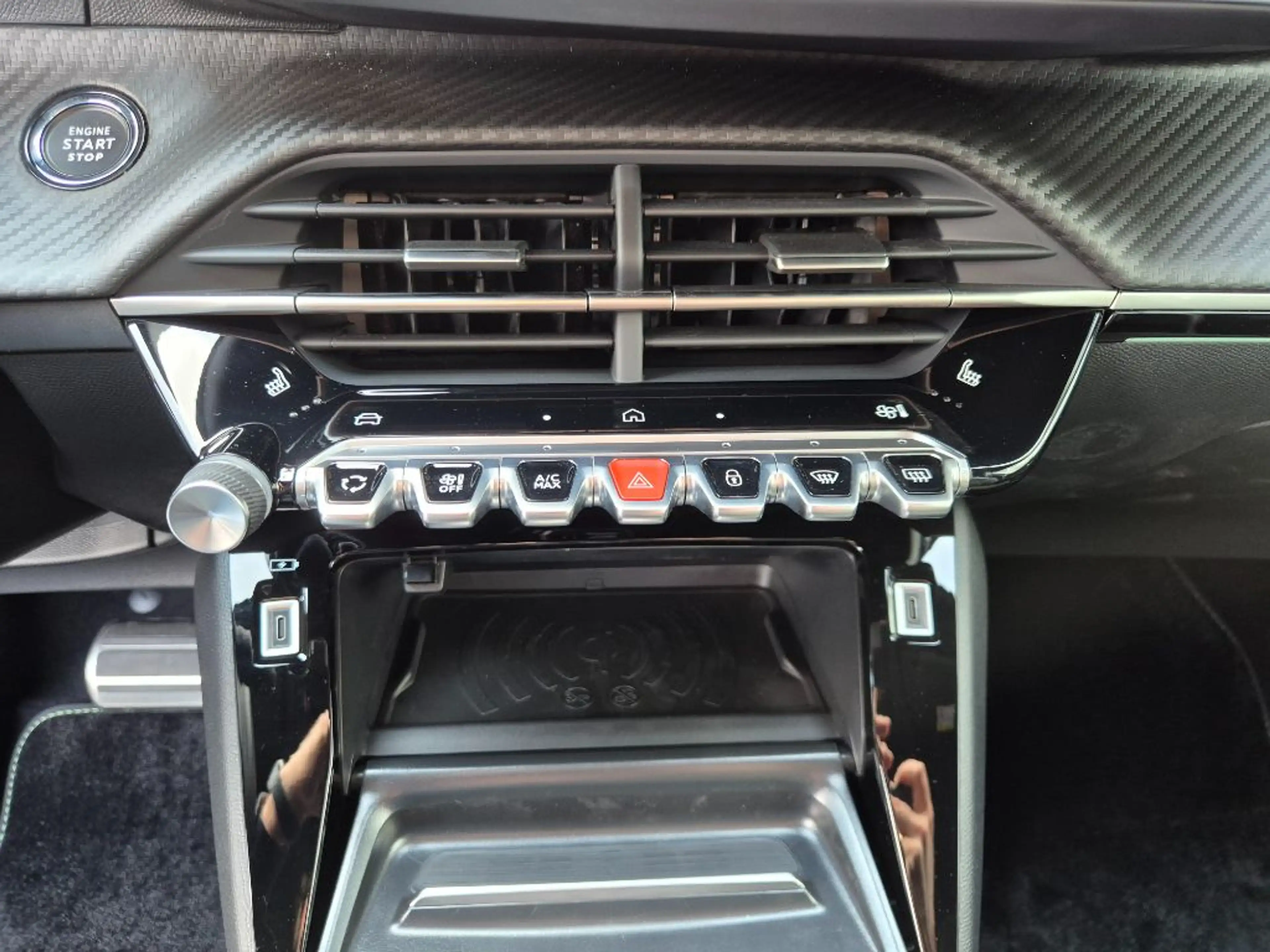 Peugeot 208 Hybrid 110 e-DSC6 GT KAMERA+KEYLLES+NAVI — photo 15