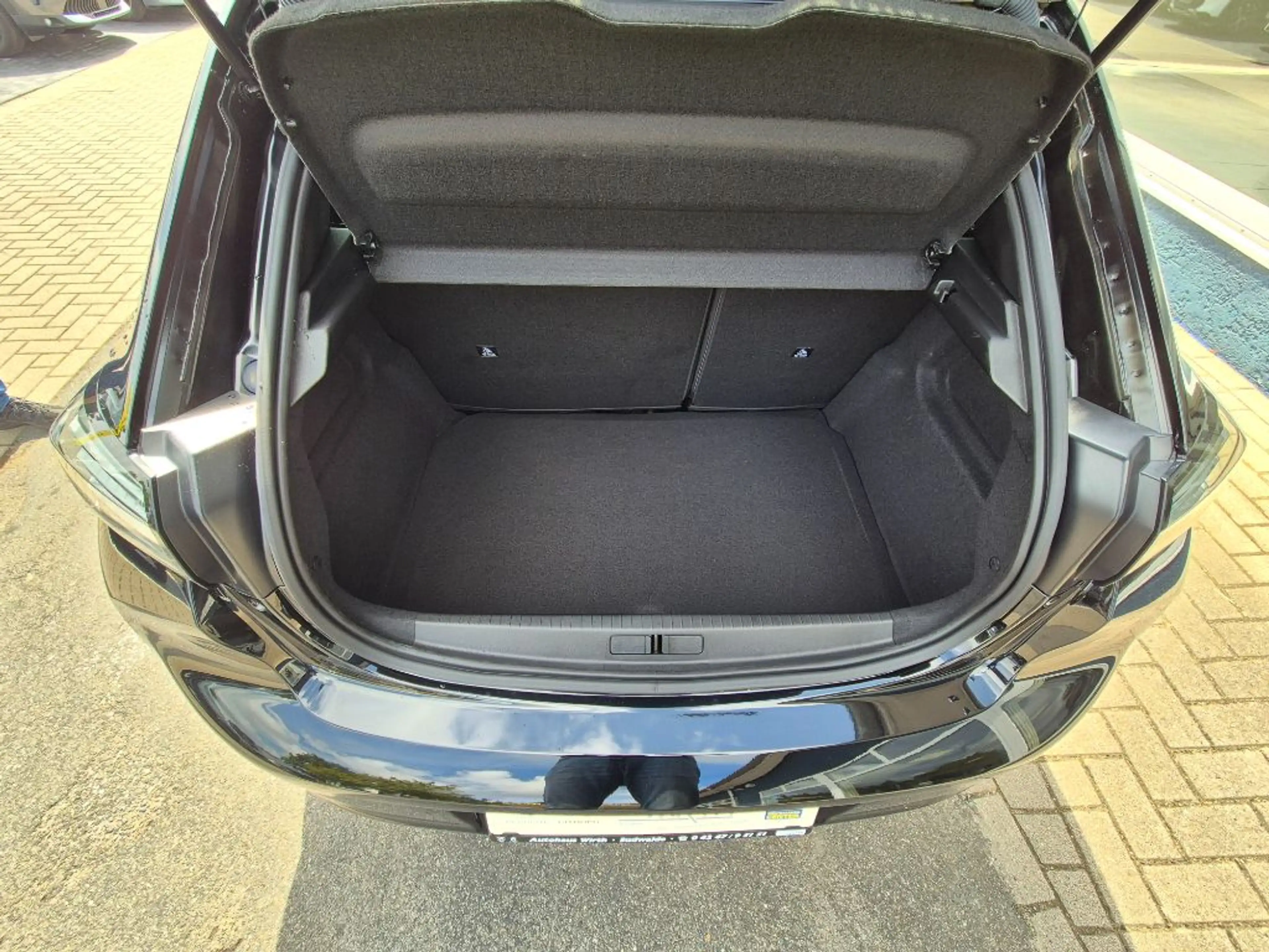 Peugeot 208 Hybrid 110 e-DSC6 GT KAMERA+KEYLLES+NAVI — photo 10