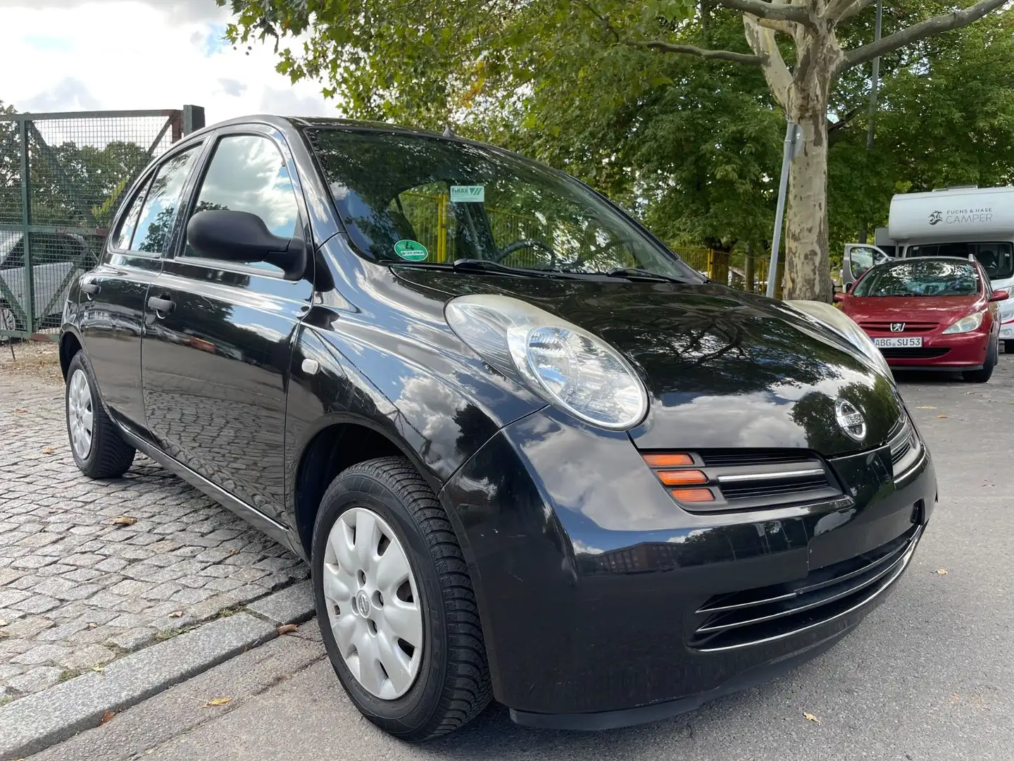 Nissan Micra Visia Schwarz - 2