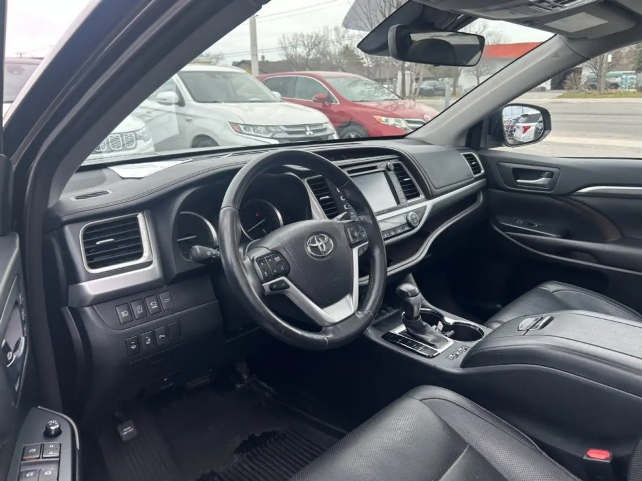 Toyota Highlander снимка Toyota Highlander