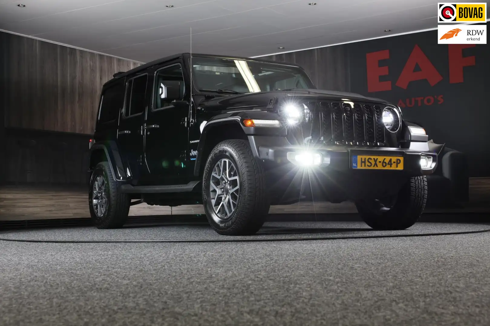 Jeep Wrangler UNLIMITED 4xe 380 Sahara / Sky-One Touch / 360 Cam Zwart - 1