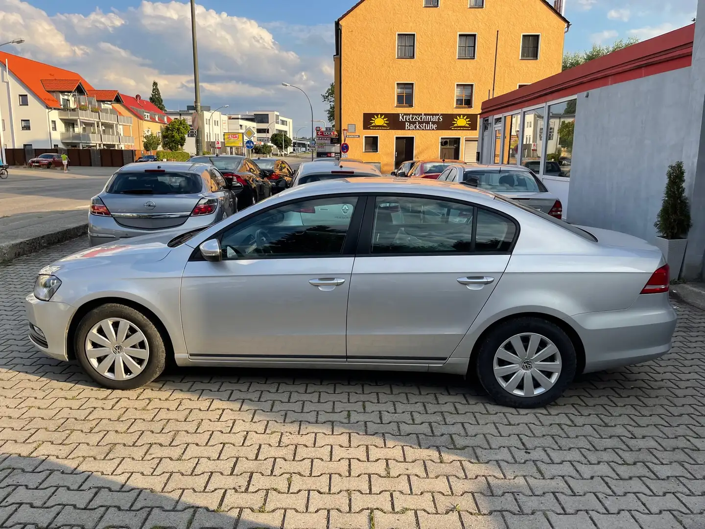 Volkswagen Passat 2.0 TDI Klima*SHZ*PDC*1.Hand*HU*8.Fach Grau - 2