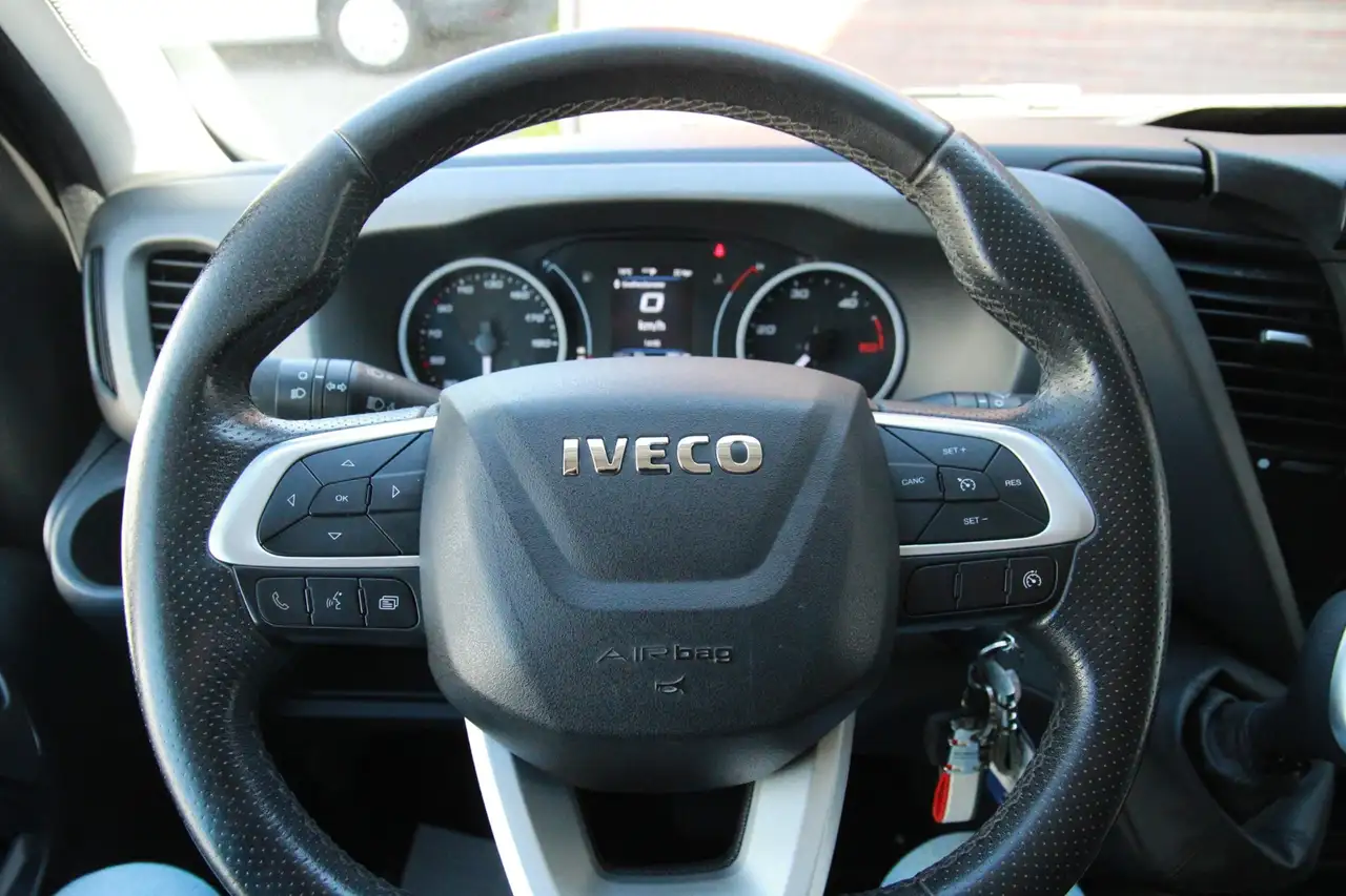 Iveco Daily 2022 — фото 15