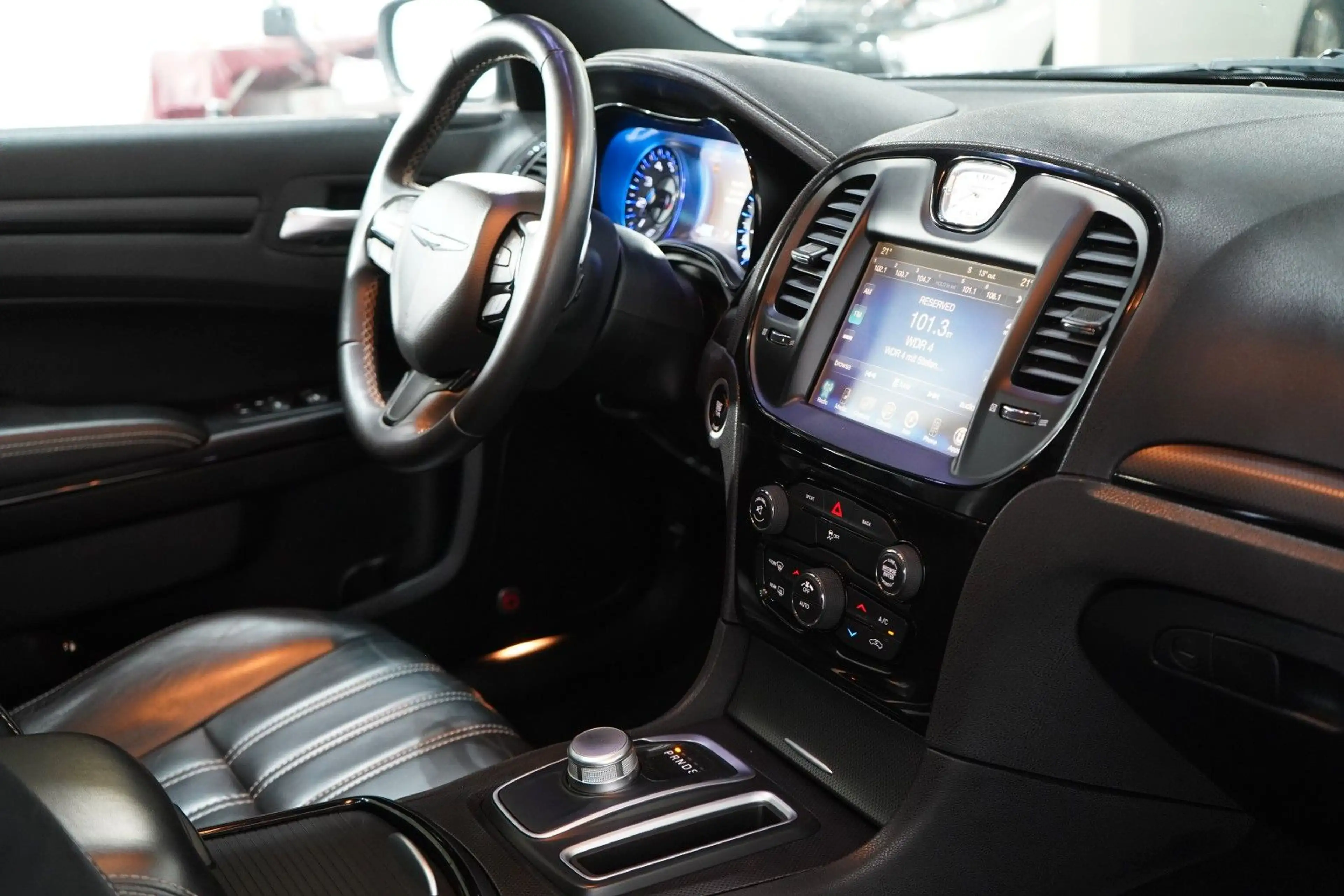 Chrysler 300C S Lim. *3.Hand*Unfallfrei*Kamera*Pano* — photo 12
