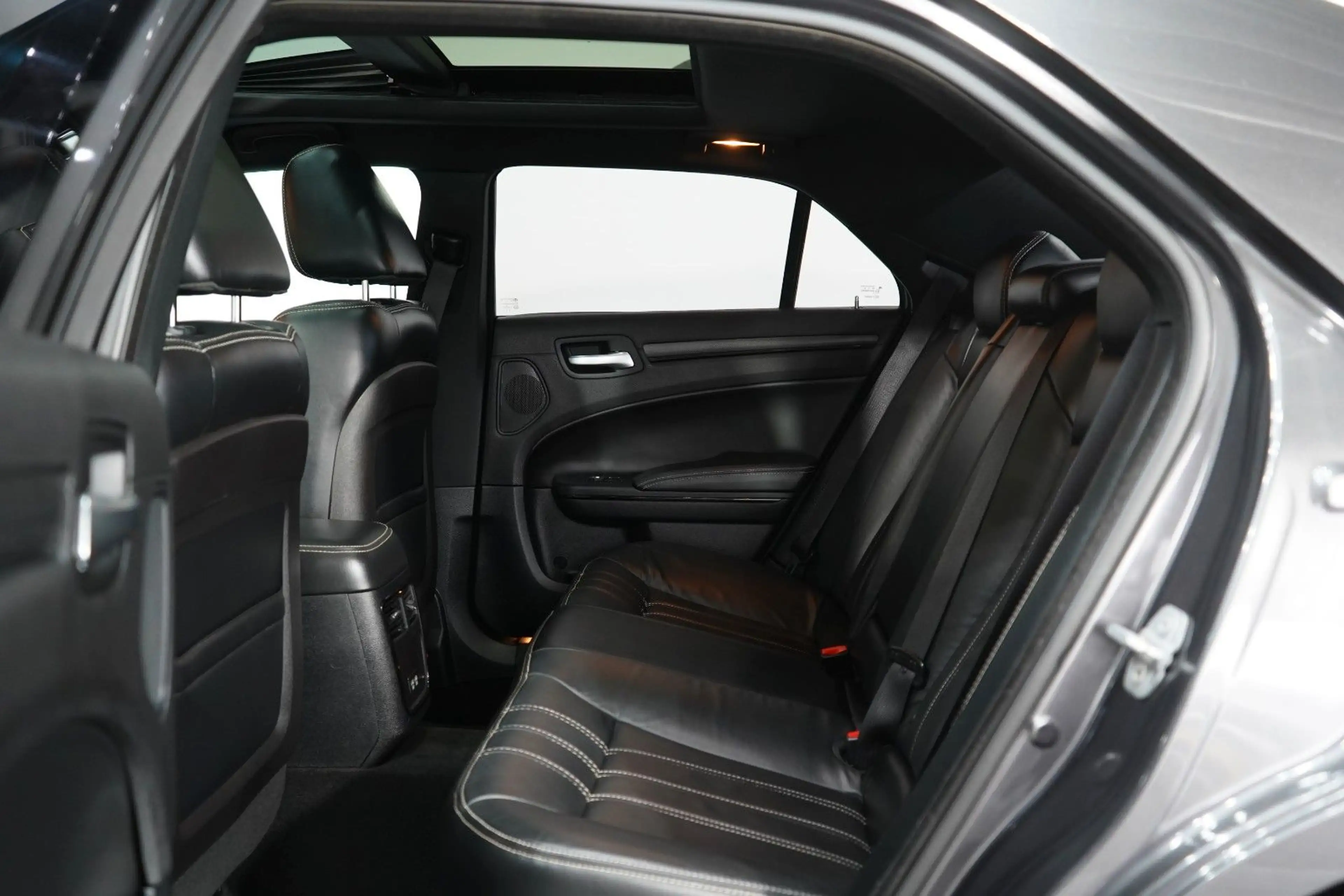 Chrysler 300C S Lim. *3.Hand*Unfallfrei*Kamera*Pano* — photo 10