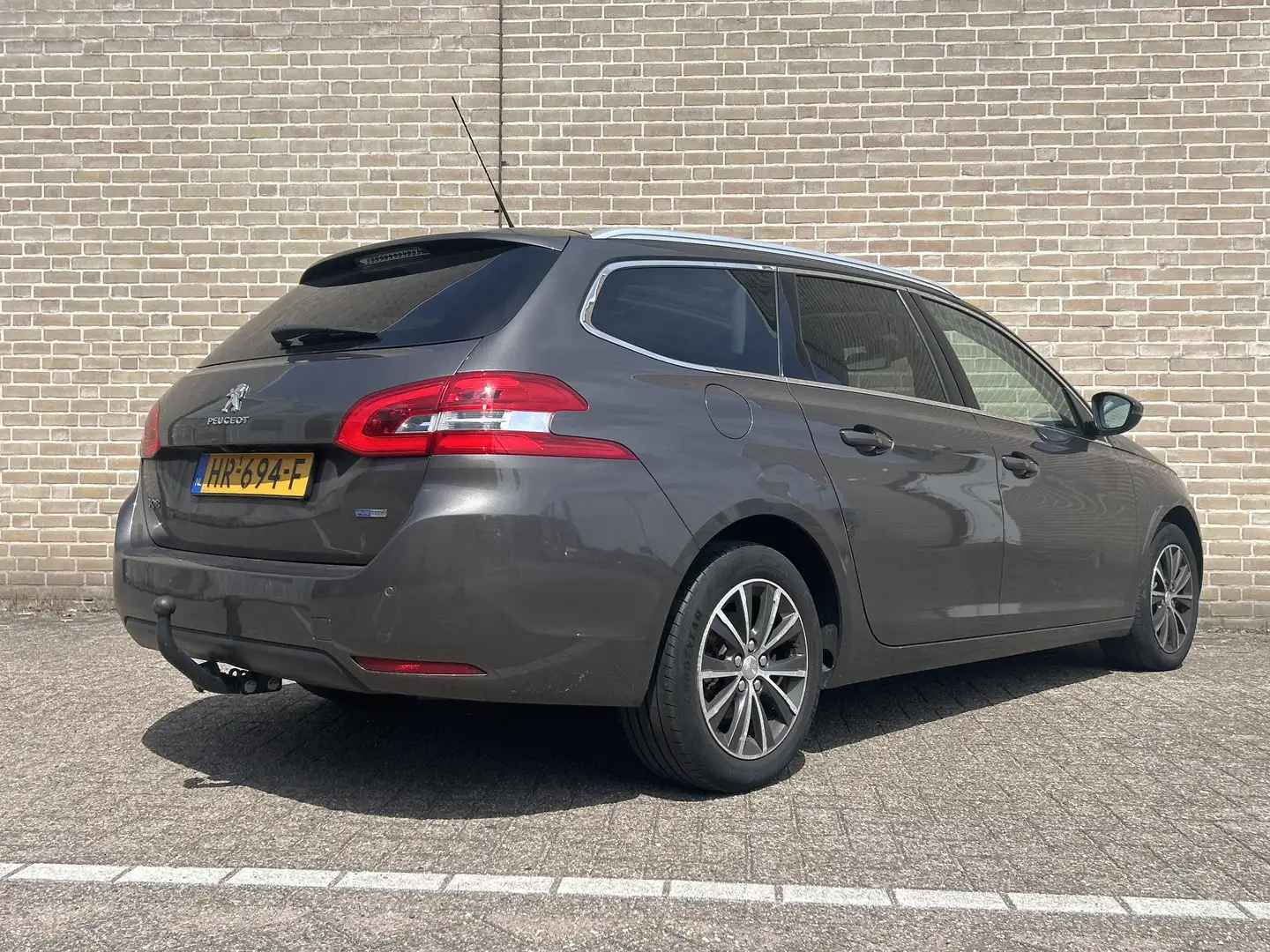 Peugeot 308 SW 1.2 PureTech Blue Lease Premium | Pano | Cruise Grijs - 2