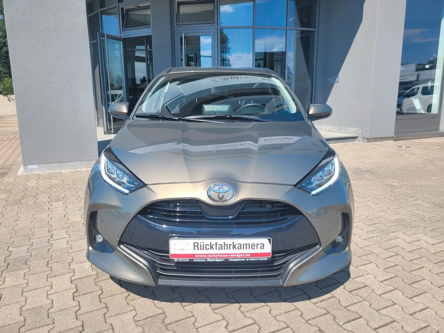 Toyota Yaris 1.5l VVT-i Style*PDC,SHZ,Kamera,Tempomat Braun - 2