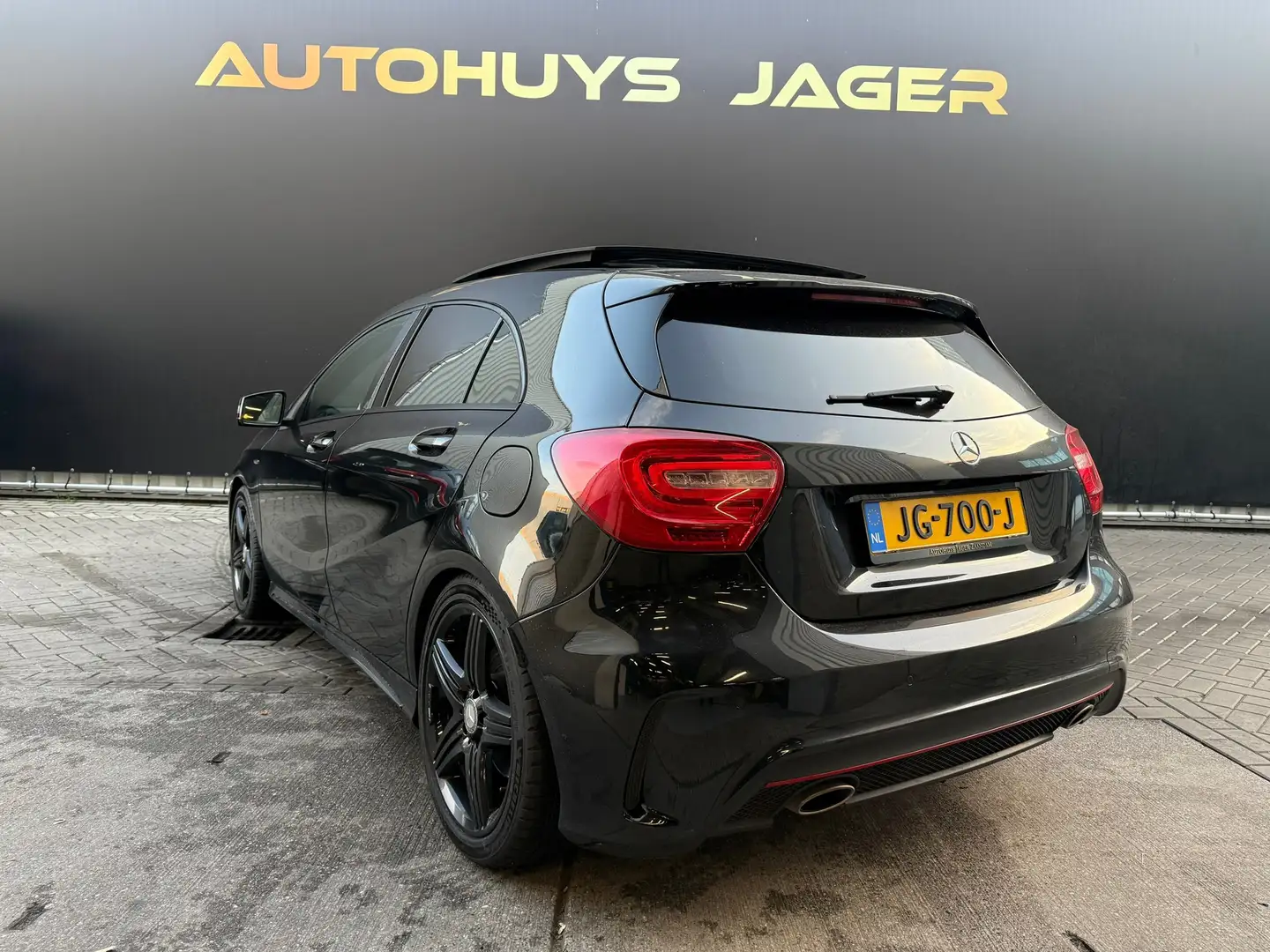 Mercedes-Benz A 250 Sport|Amg|Pano|Alcantara|Dodehoek Nero - 2