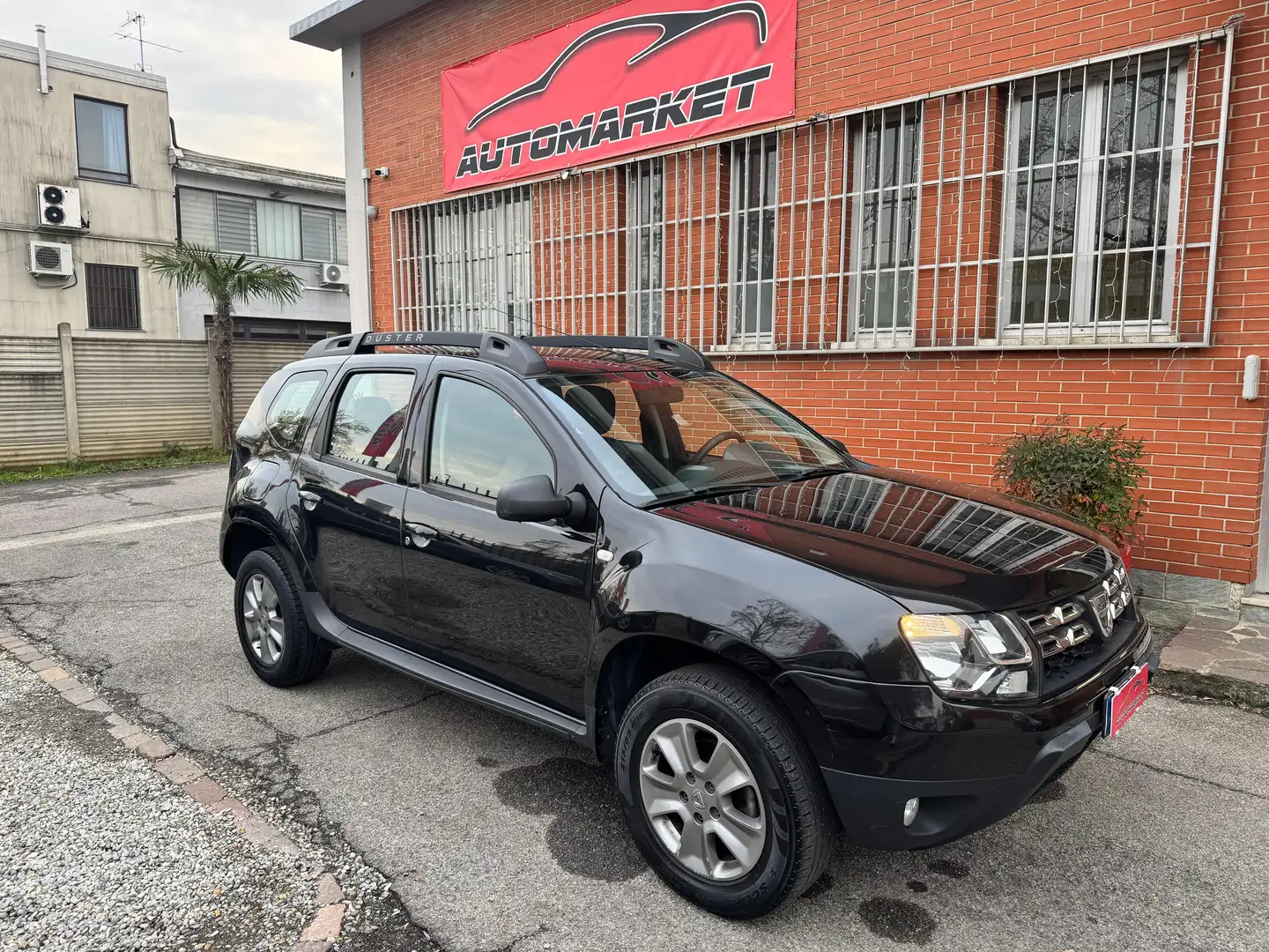 Dacia Duster 1.5 dci 109cv Laureate 4x2 Nero - 1