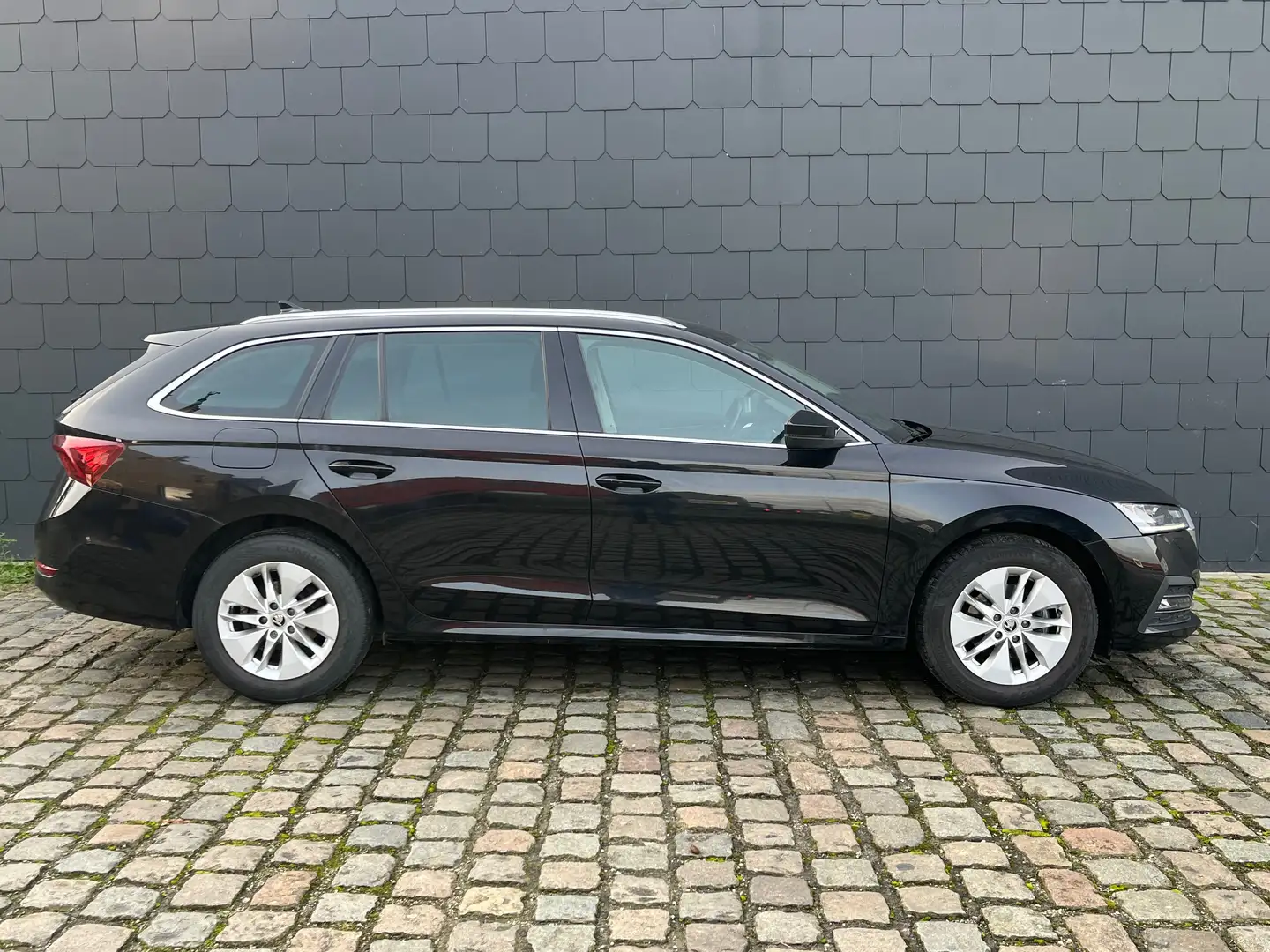 Skoda Octavia 🛑🆕🛑SW 2.0 TDi Ambition GPS 1hand CarPass Schwarz - 2