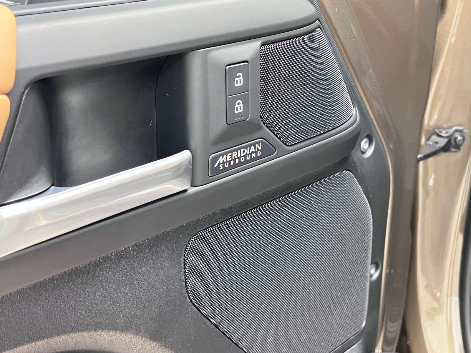 2026 Land Rover Defender 110 P400 X-DYNAMIC SE thumb 29