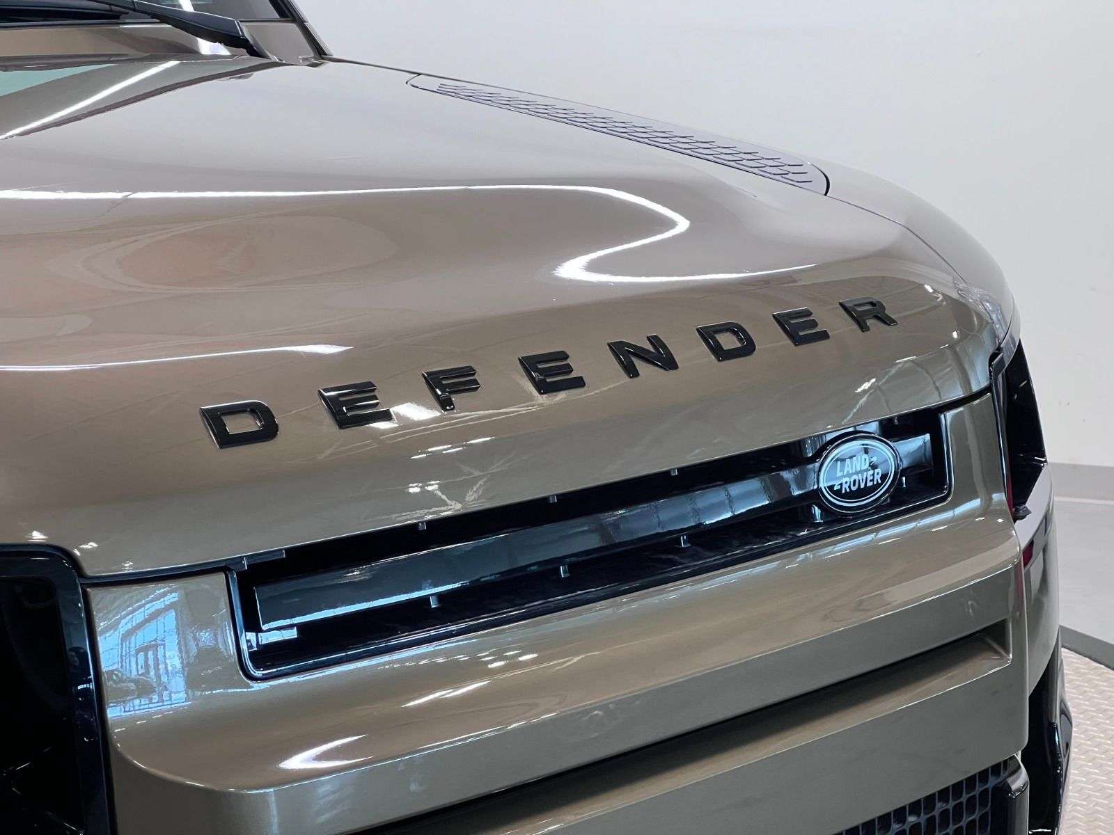 2026 Land Rover Defender 110 P400 X-DYNAMIC SE thumb 10