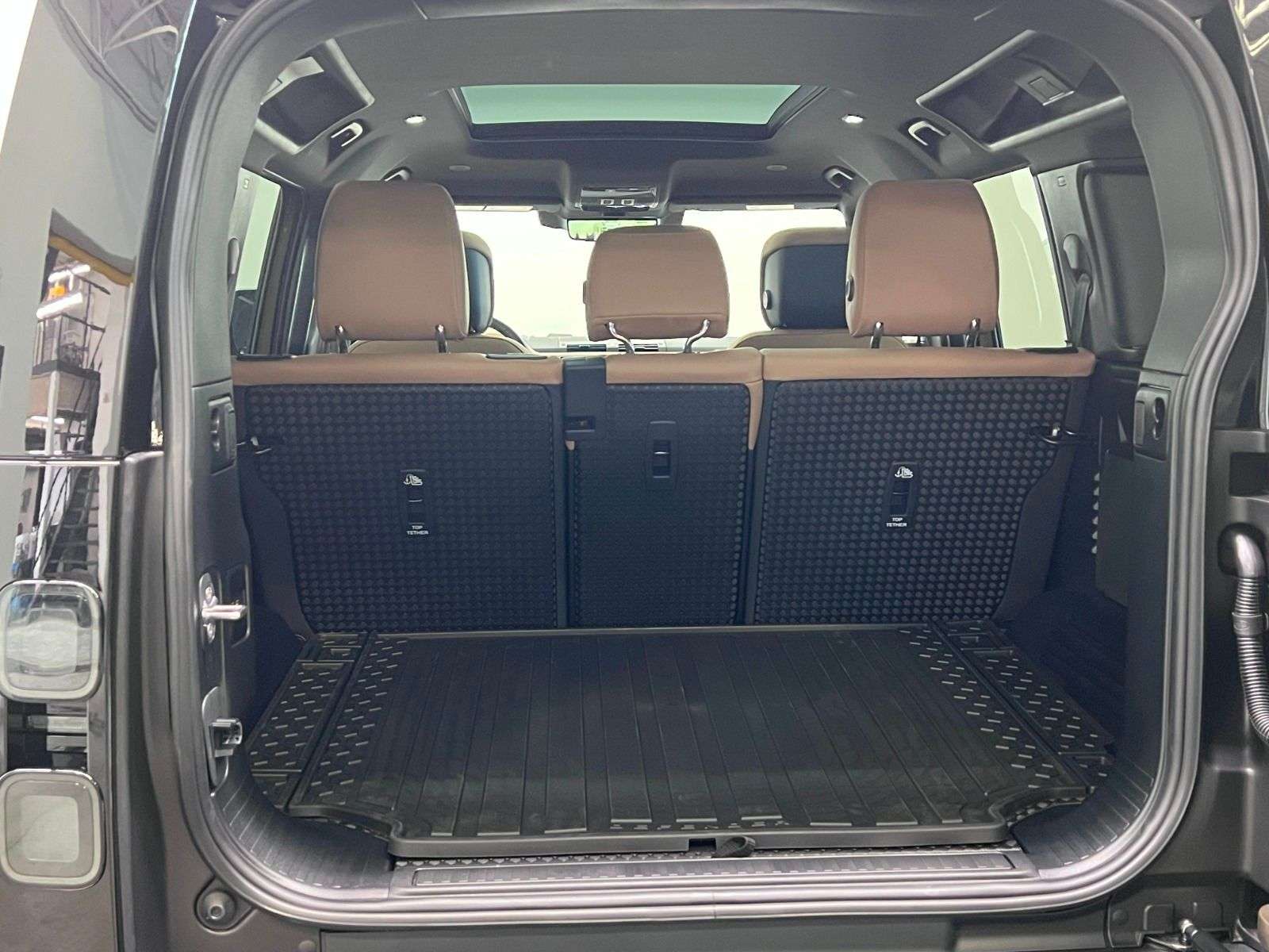 2026 Land Rover Defender 110 P400 X-DYNAMIC SE thumb 15