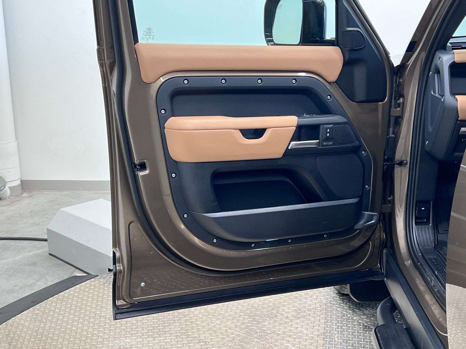 2026 Land Rover Defender 110 P400 X-DYNAMIC SE thumb 27