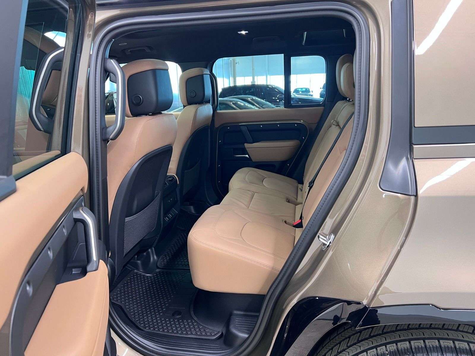 2026 Land Rover Defender 110 P400 X-DYNAMIC SE thumb 24
