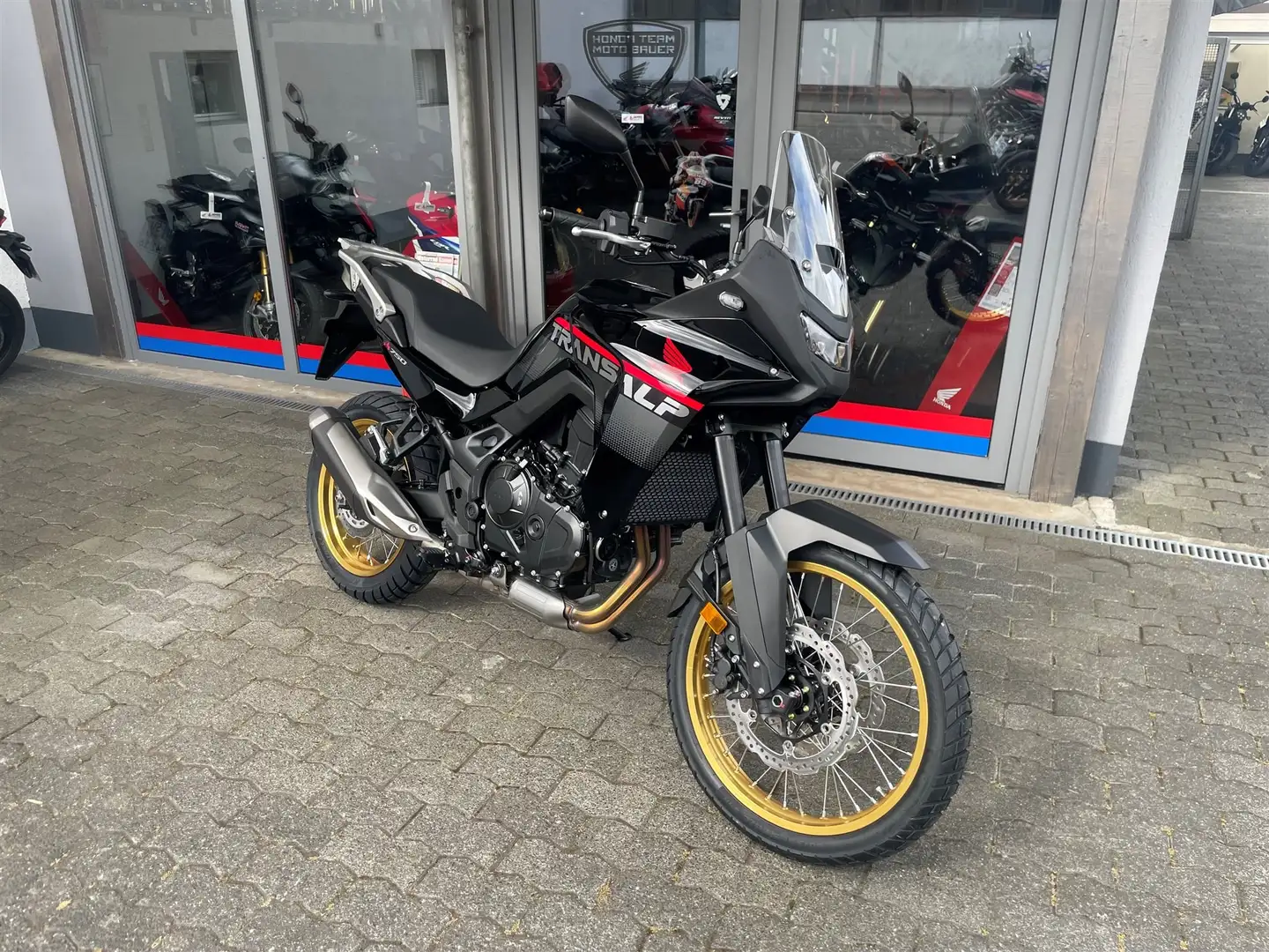 Honda Transalp Modell 2025 auf Lager Fekete - 2