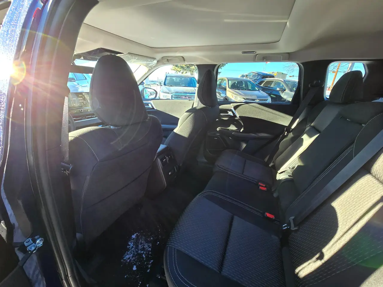 Mitsubishi Outlander снимка Mitsubishi Outlander