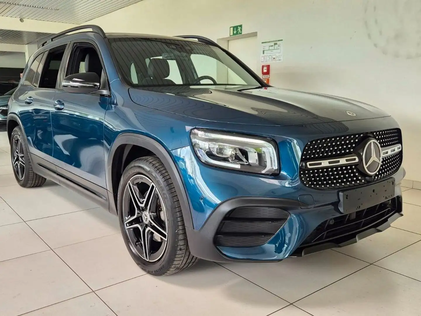 Mercedes-Benz GLB 200 GLB AMG-Line*PANO*SzHeizung*ACC*Kamera* Blau - 1