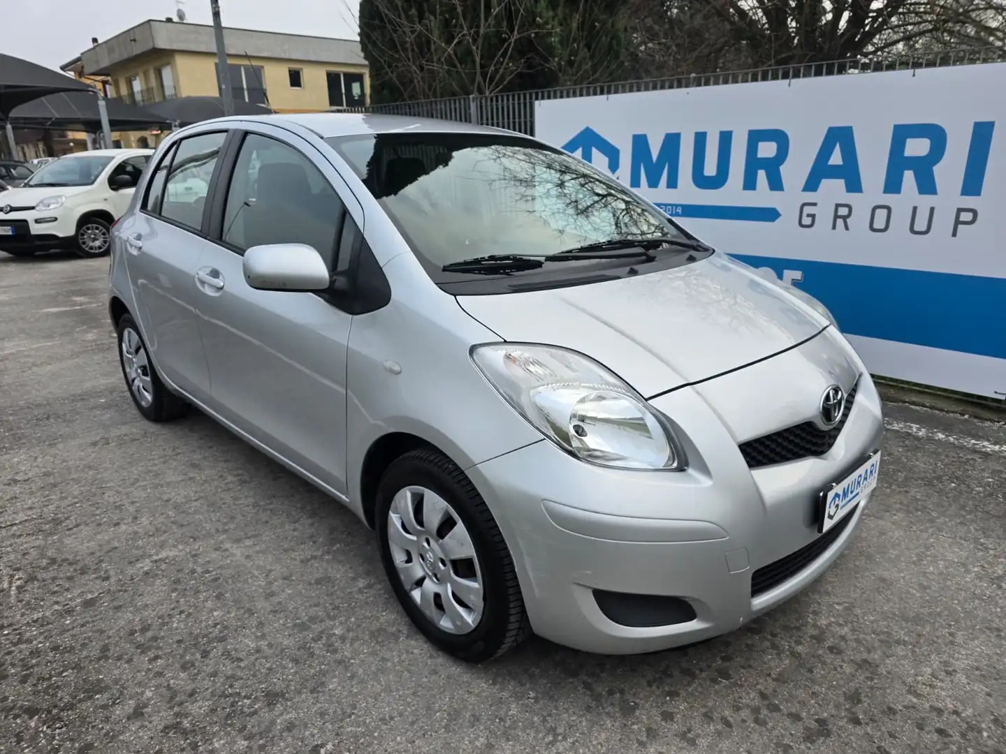 Toyota Yaris Yaris 5p 1.3 Sol Silber - 1