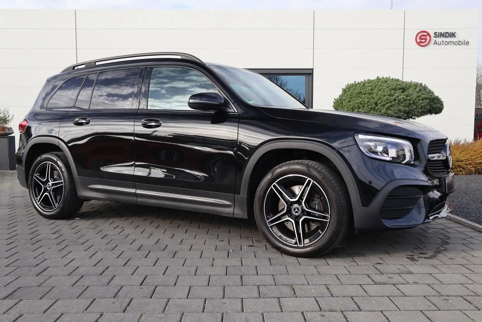 Mercedes-Benz GLB 220 d AMG-NightP.-Distronic-AHK-Kamera-Ambien Noir - 2