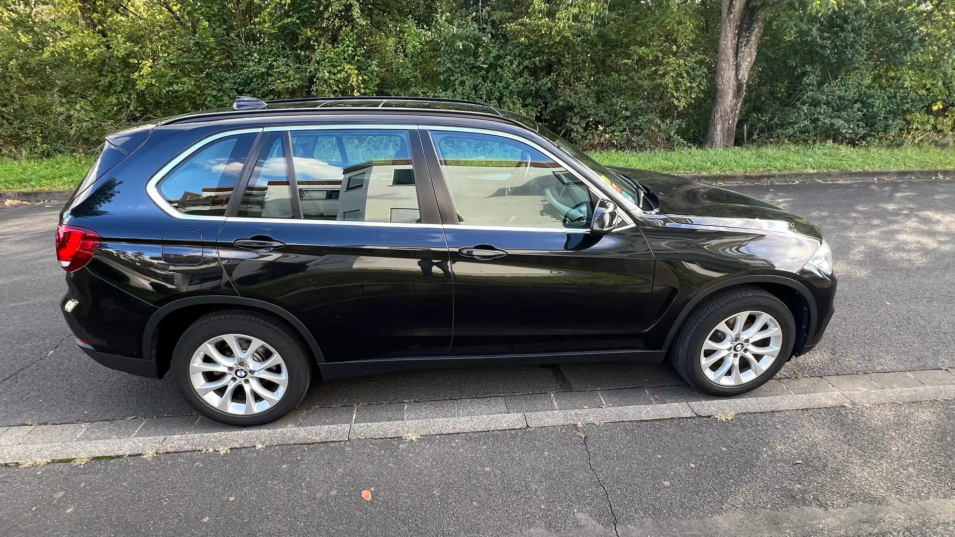 BMW X5 xDrive30d Schwarz - 2