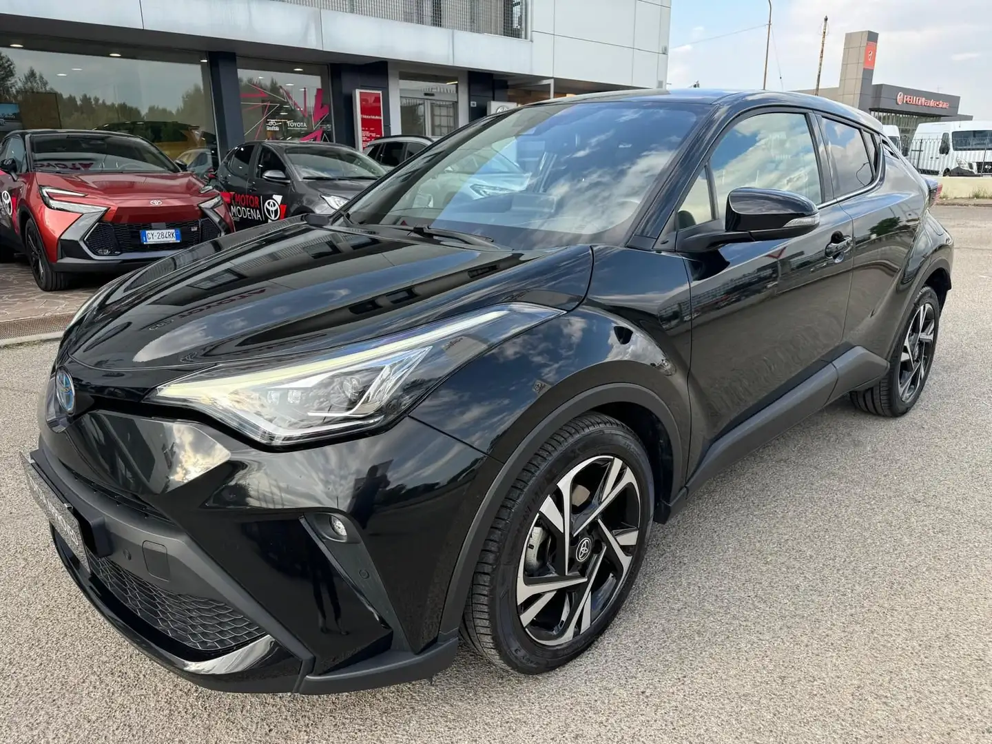 Toyota C-HR 1.8 Hybrid E-CVT Trend - 1