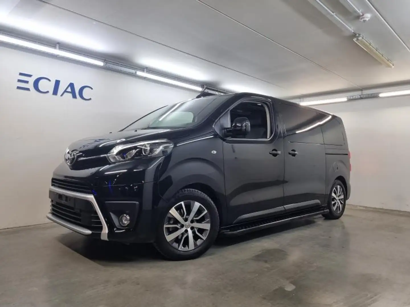 Toyota Proace Verso VIP - 6PL - 35481km - Ga Černá - 1