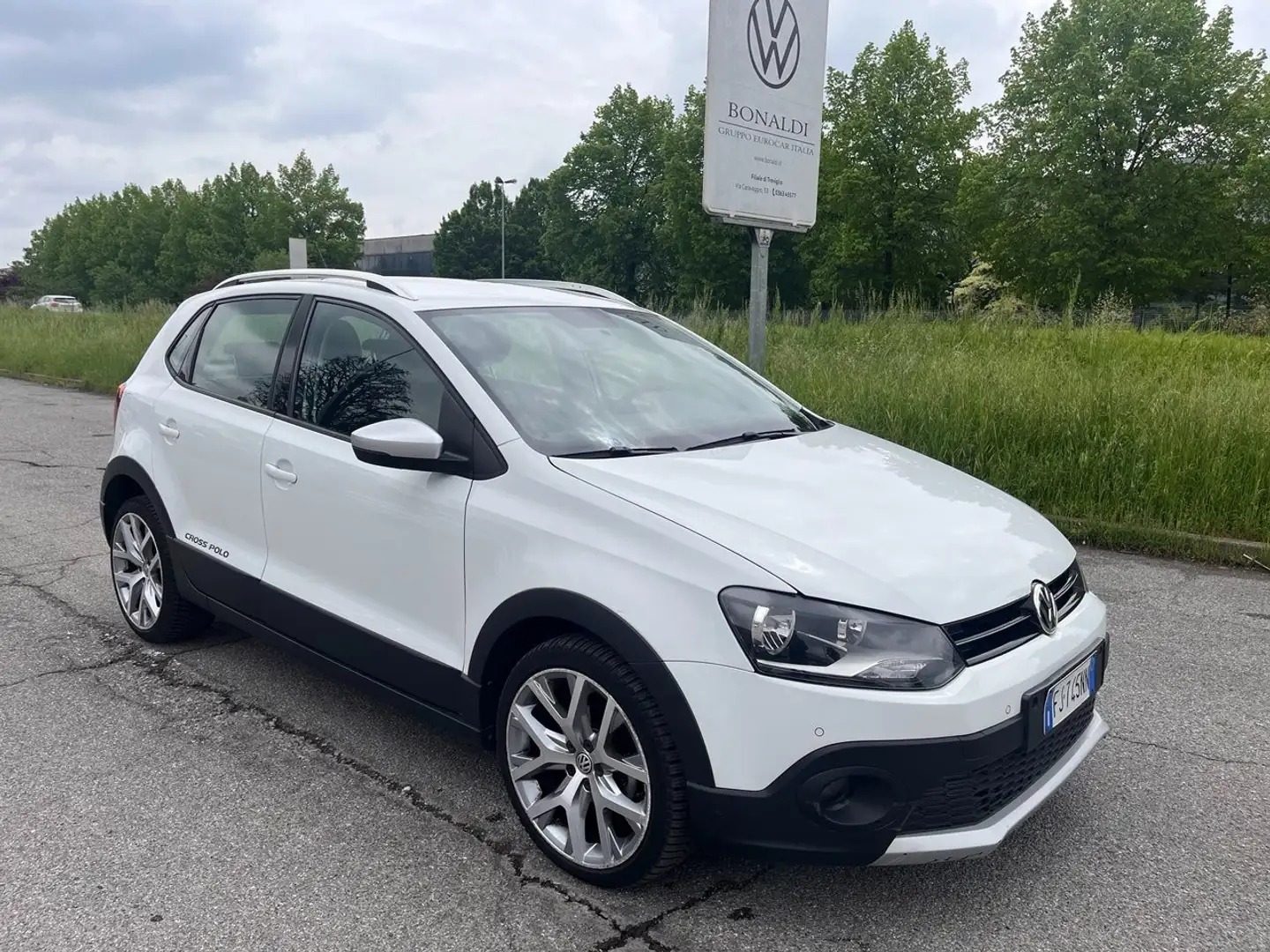 Volkswagen Polo Cross Polo 5p 1.4 tdi Cross Bílá - 2