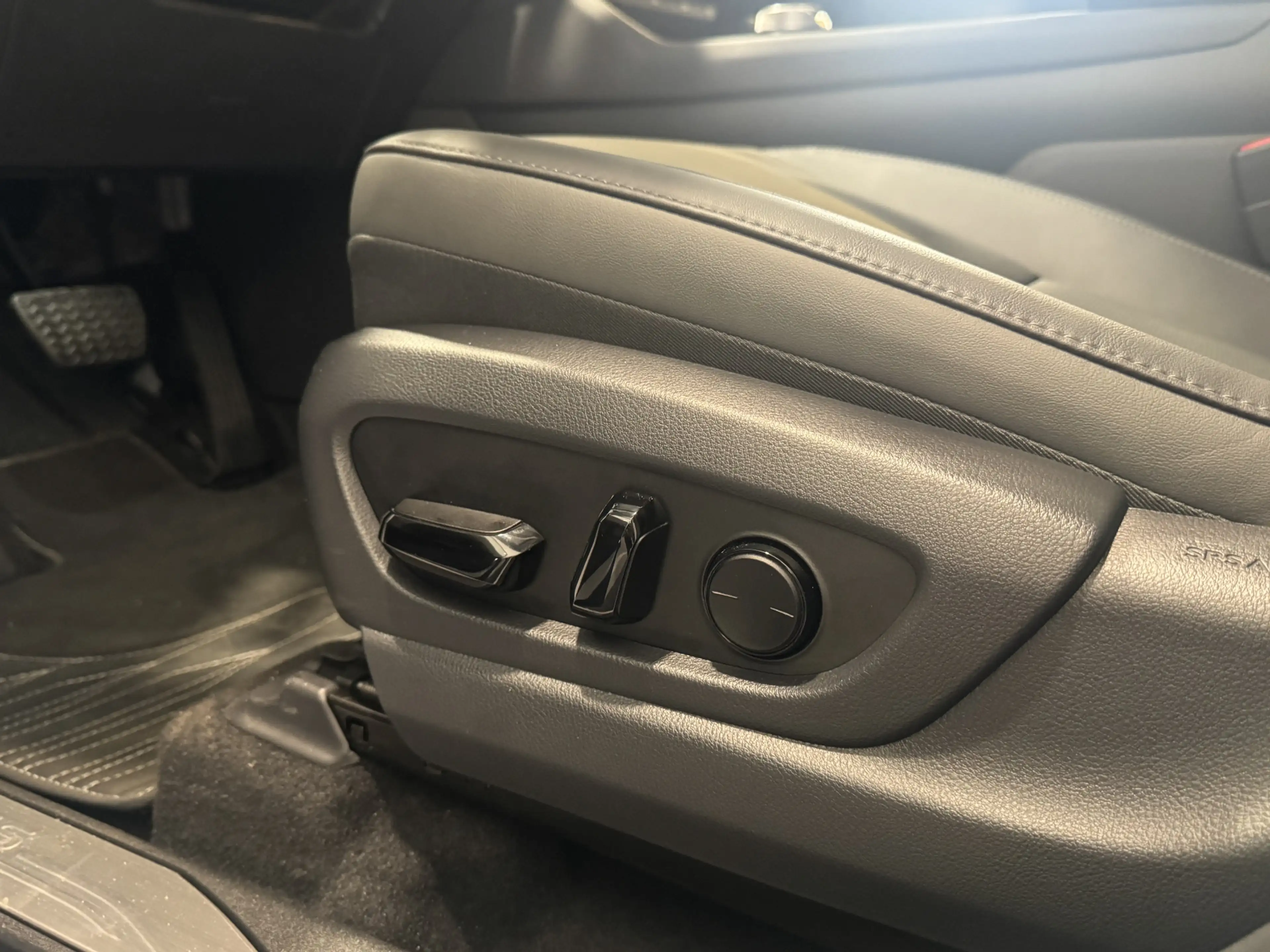 Lexus RZ 350e Luxury Line 77 kWh Premium Pack | Panoramadak — photo 7