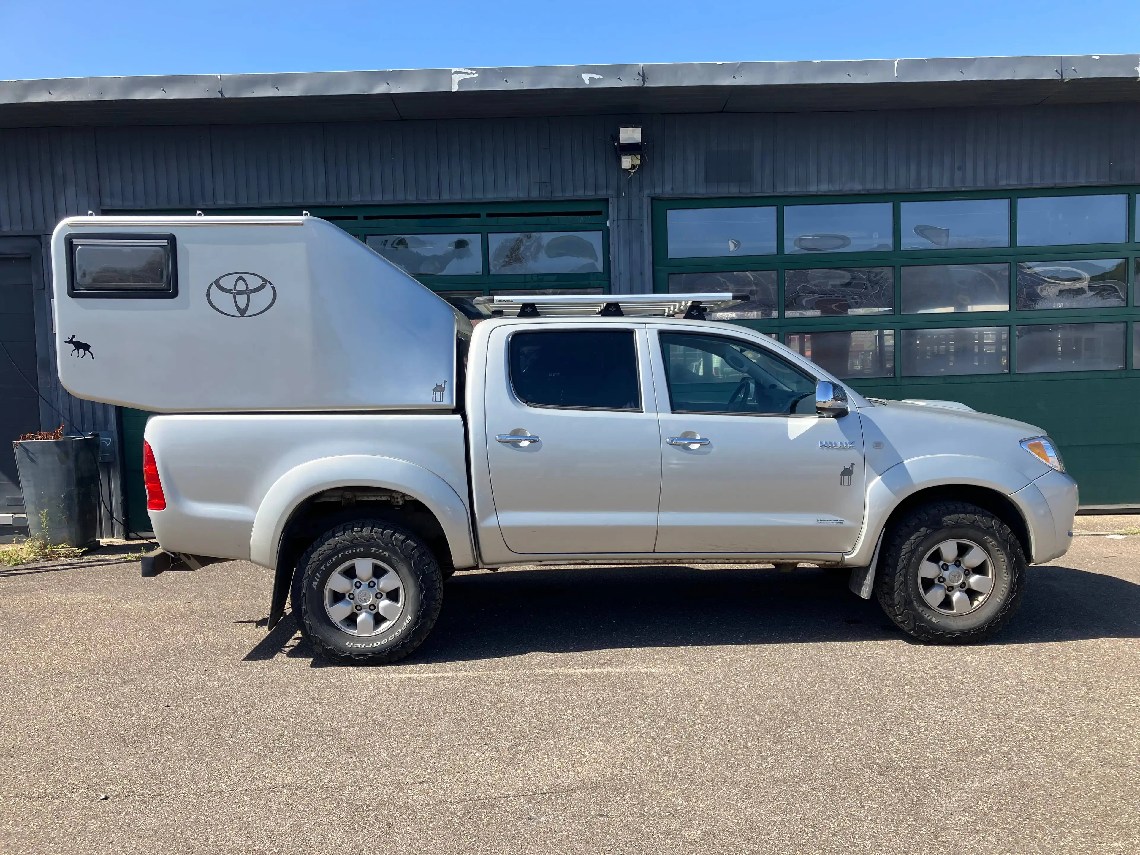 Toyota Hilux 2.5 D-4D Double Cab Sol 4x4 Absetzkabine Klima Dachträger — photo 3