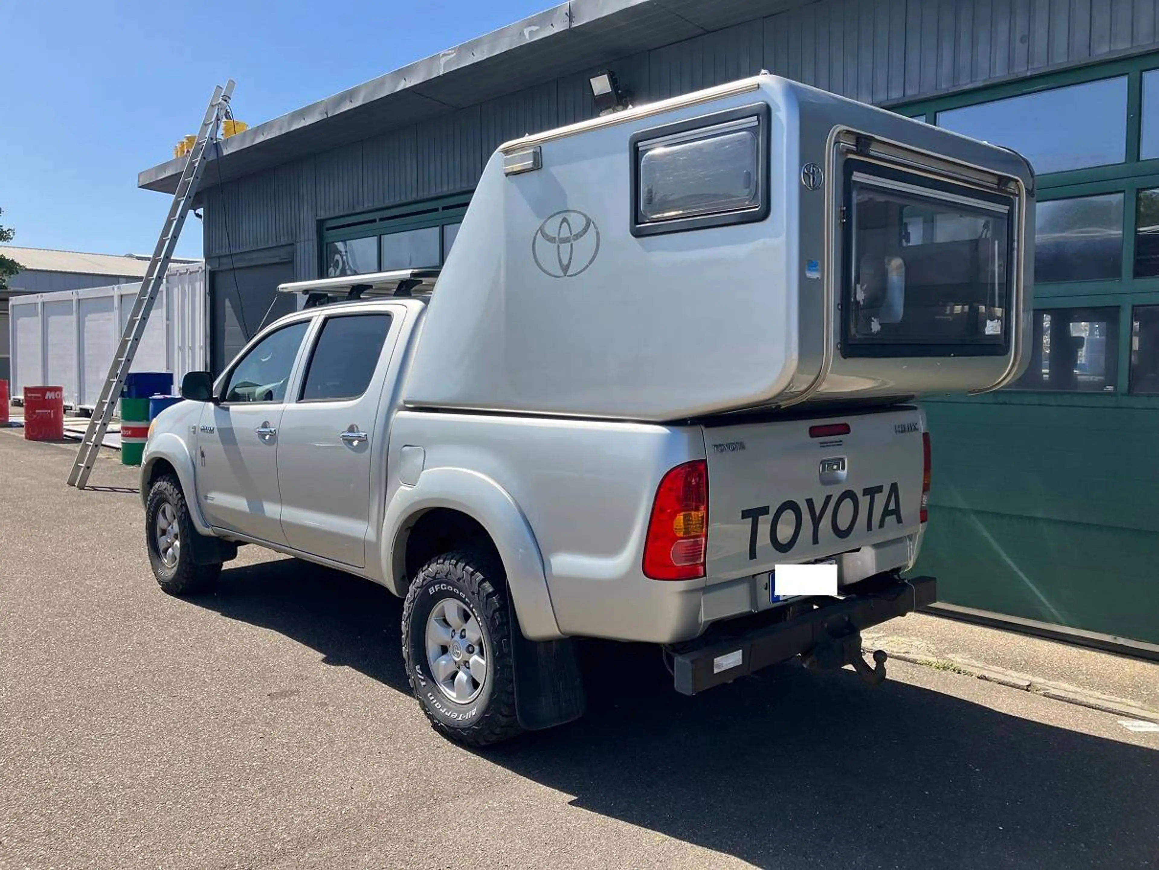 Toyota Hilux 2.5 D-4D Double Cab Sol 4x4 Absetzkabine Klima Dachträger — photo 5