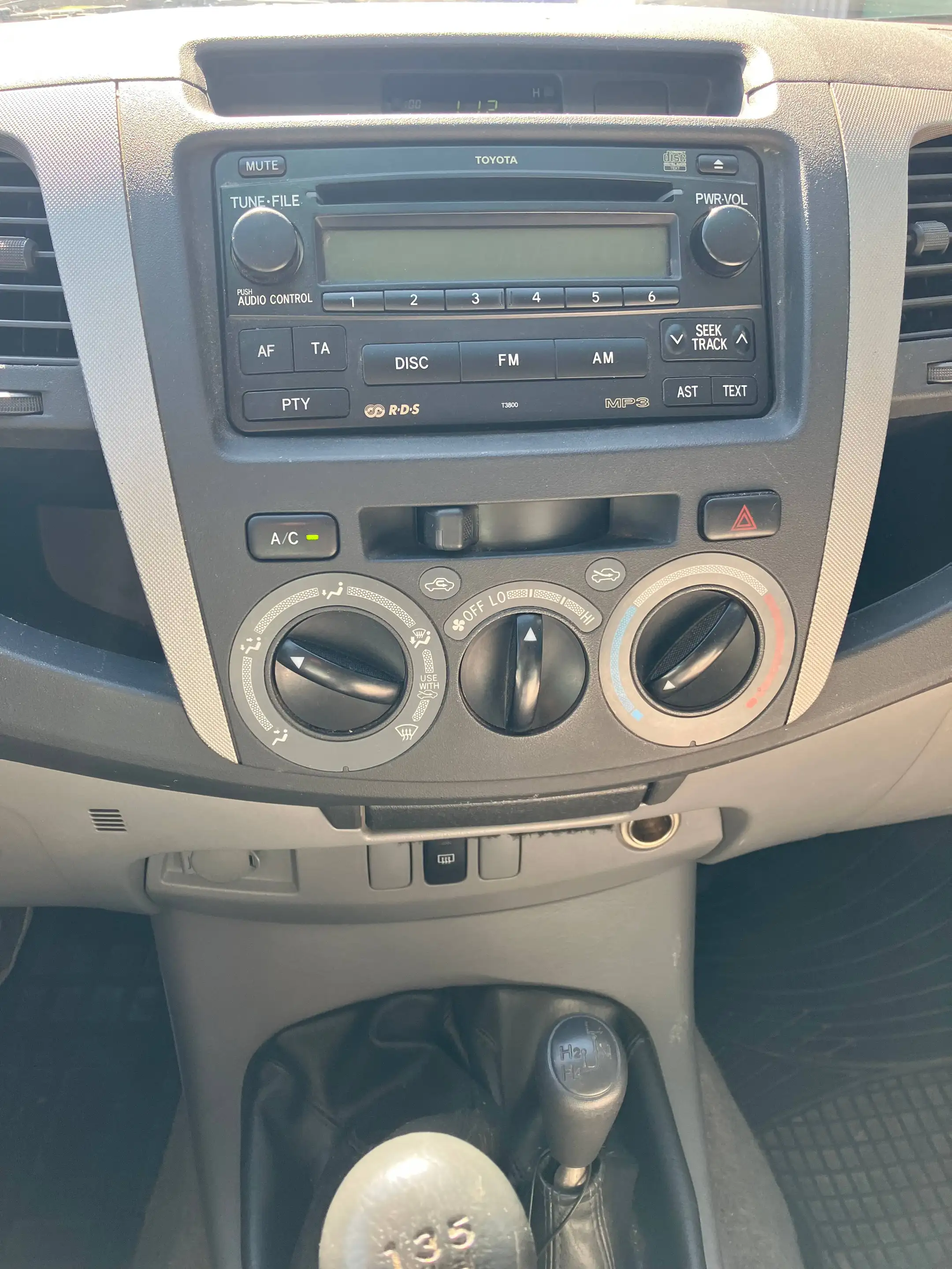 Toyota Hilux 2.5 D-4D Double Cab Sol 4x4 Absetzkabine Klima Dachträger — photo 11