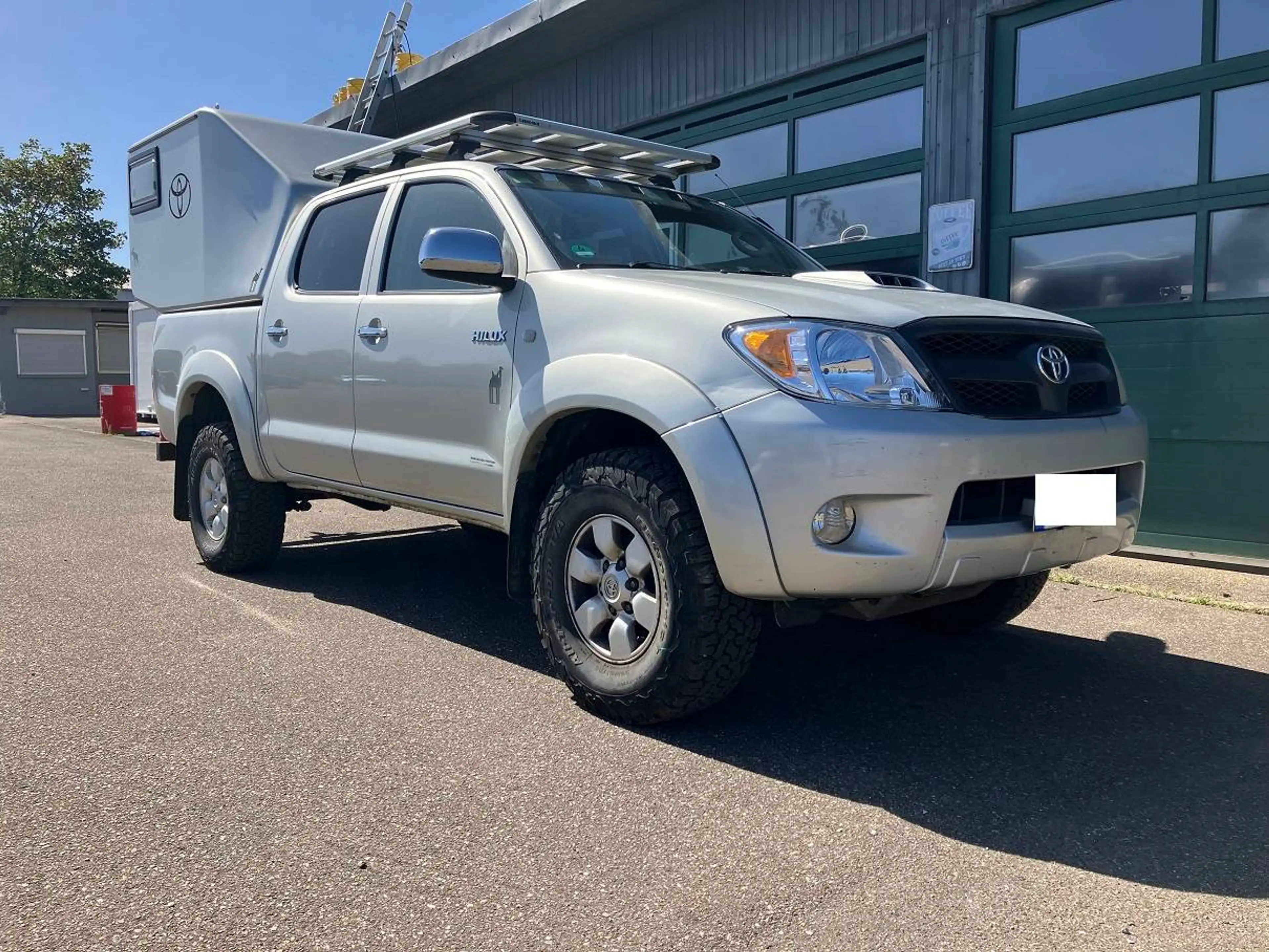 Toyota Hilux 2.5 D-4D Double Cab Sol 4x4 Absetzkabine Klima Dachträger — photo 2