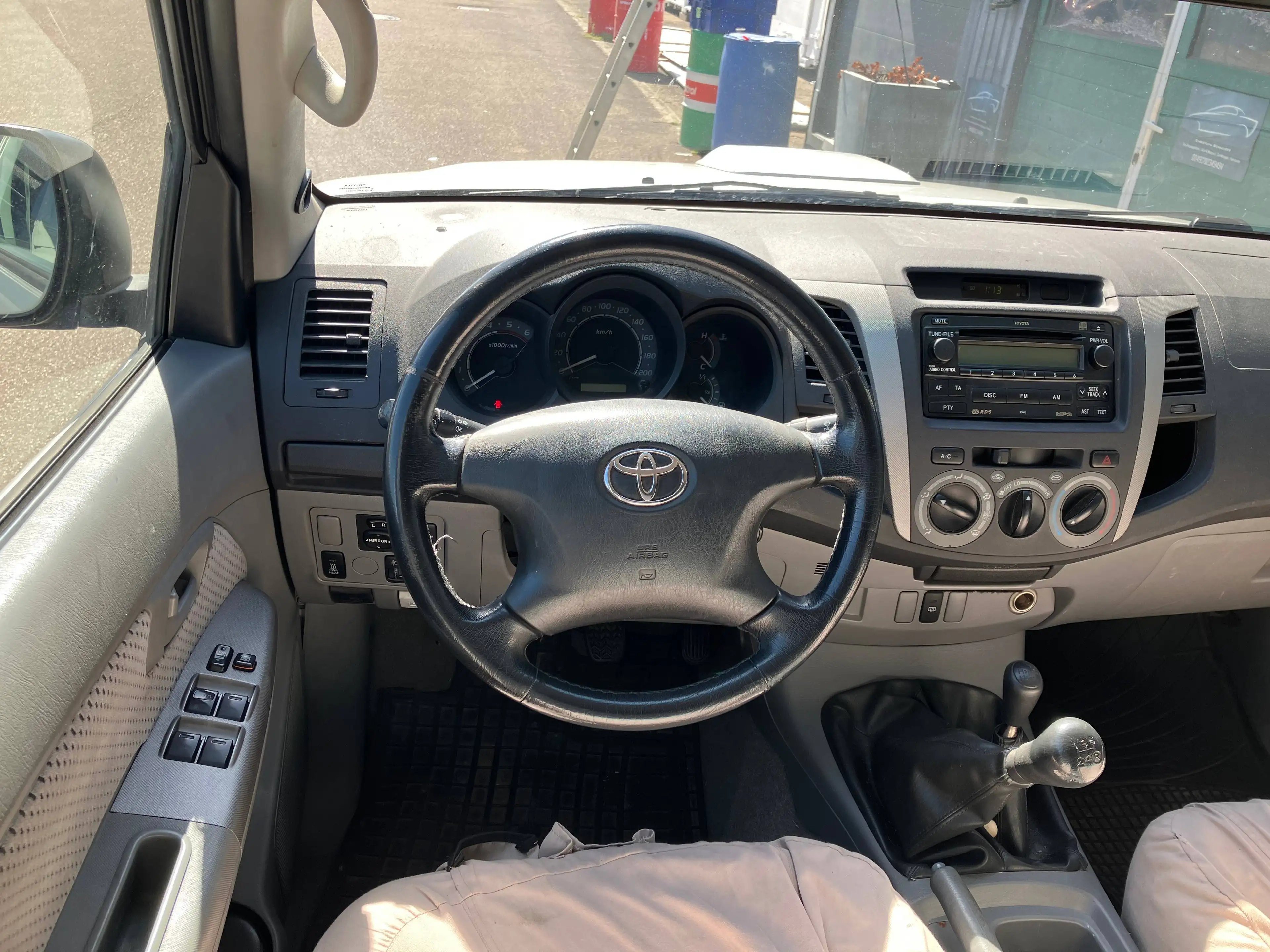 Toyota Hilux 2.5 D-4D Double Cab Sol 4x4 Absetzkabine Klima Dachträger — photo 9