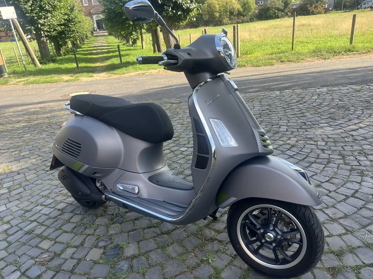 Vespa GTS Super Tech
