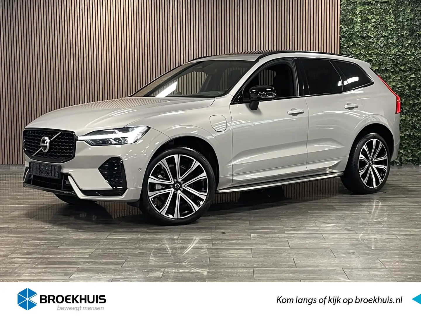 Volvo XC60 T8 AWD Recharge Plus Dark Long Range | 455PK | Bow Zilver - 1