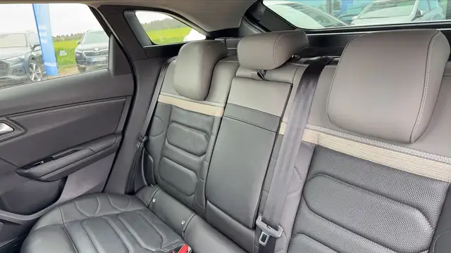 Citroen C5 X view 9