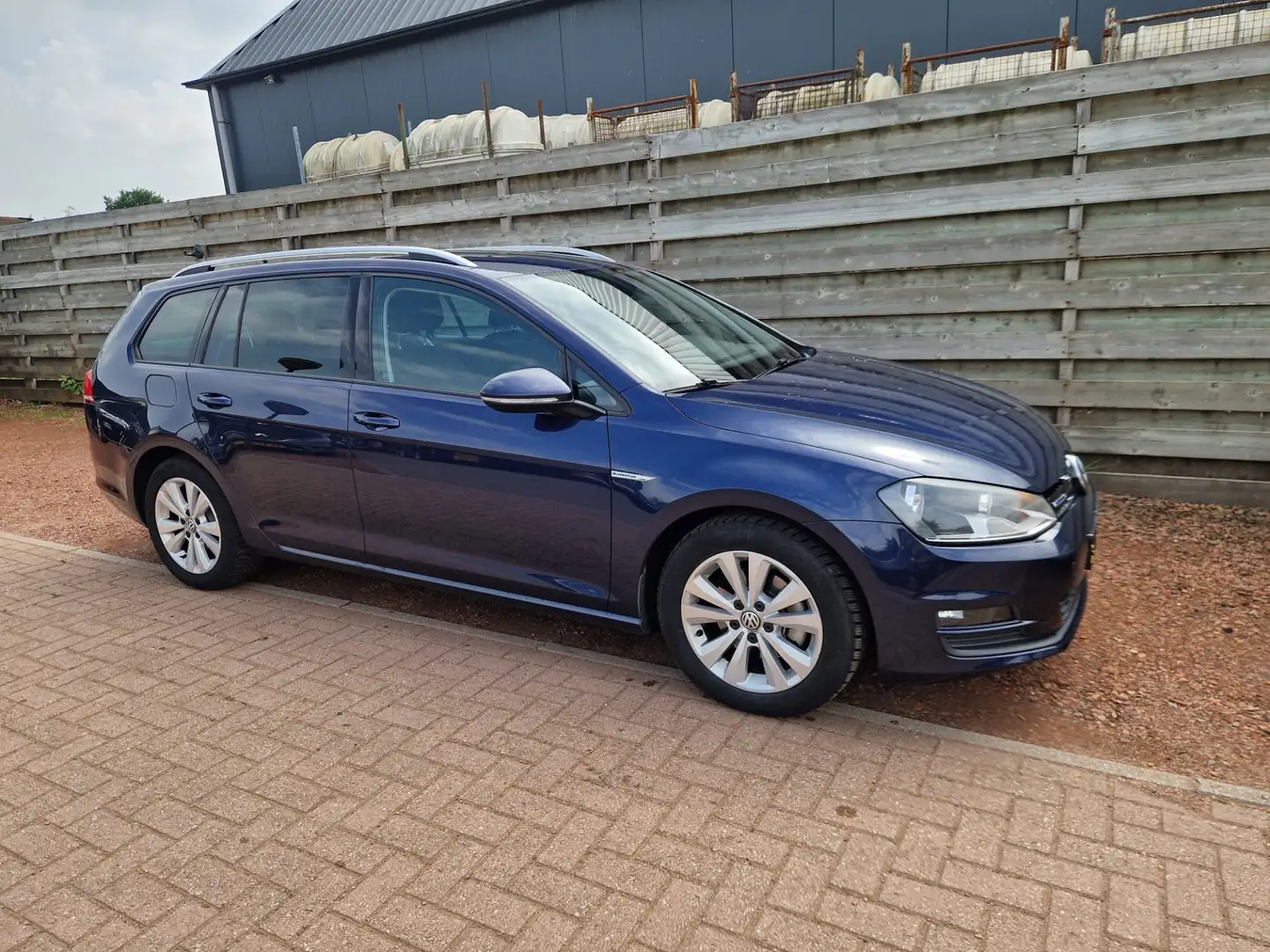 Volkswagen Golf Variant 1.0 TSI Automaat Connected Series Azul - 1