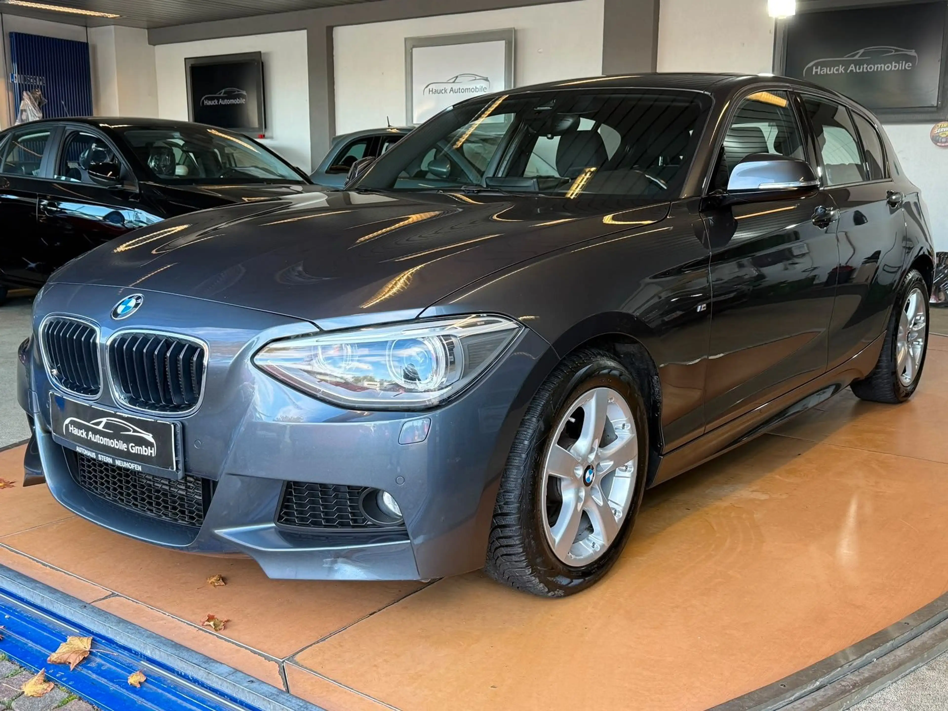 BMW 120 d M-Paket / Navi / Alcantara / Schiebedach