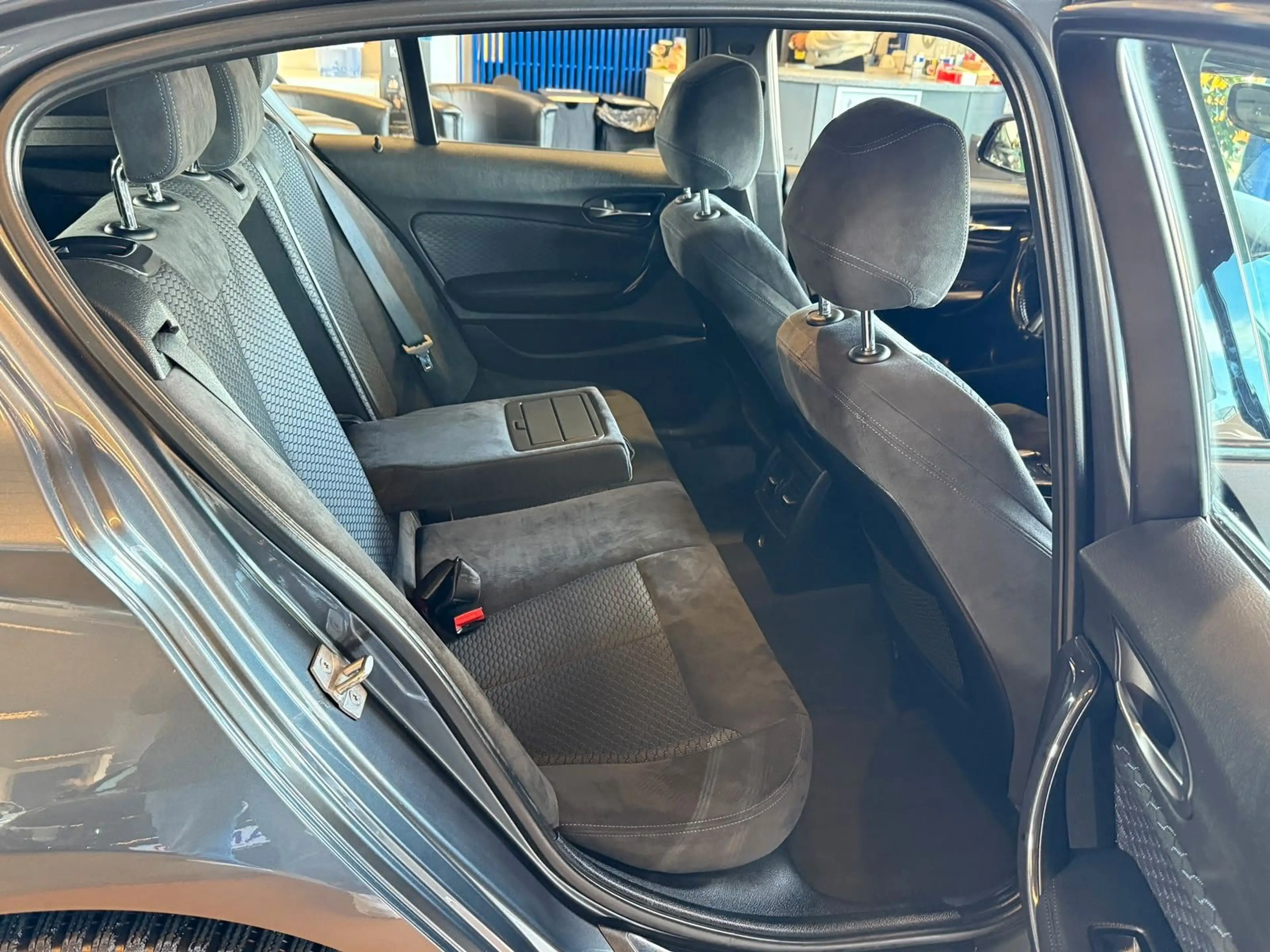 BMW 120 d M-Paket / Navi / Alcantara / Schiebedach — photo 12