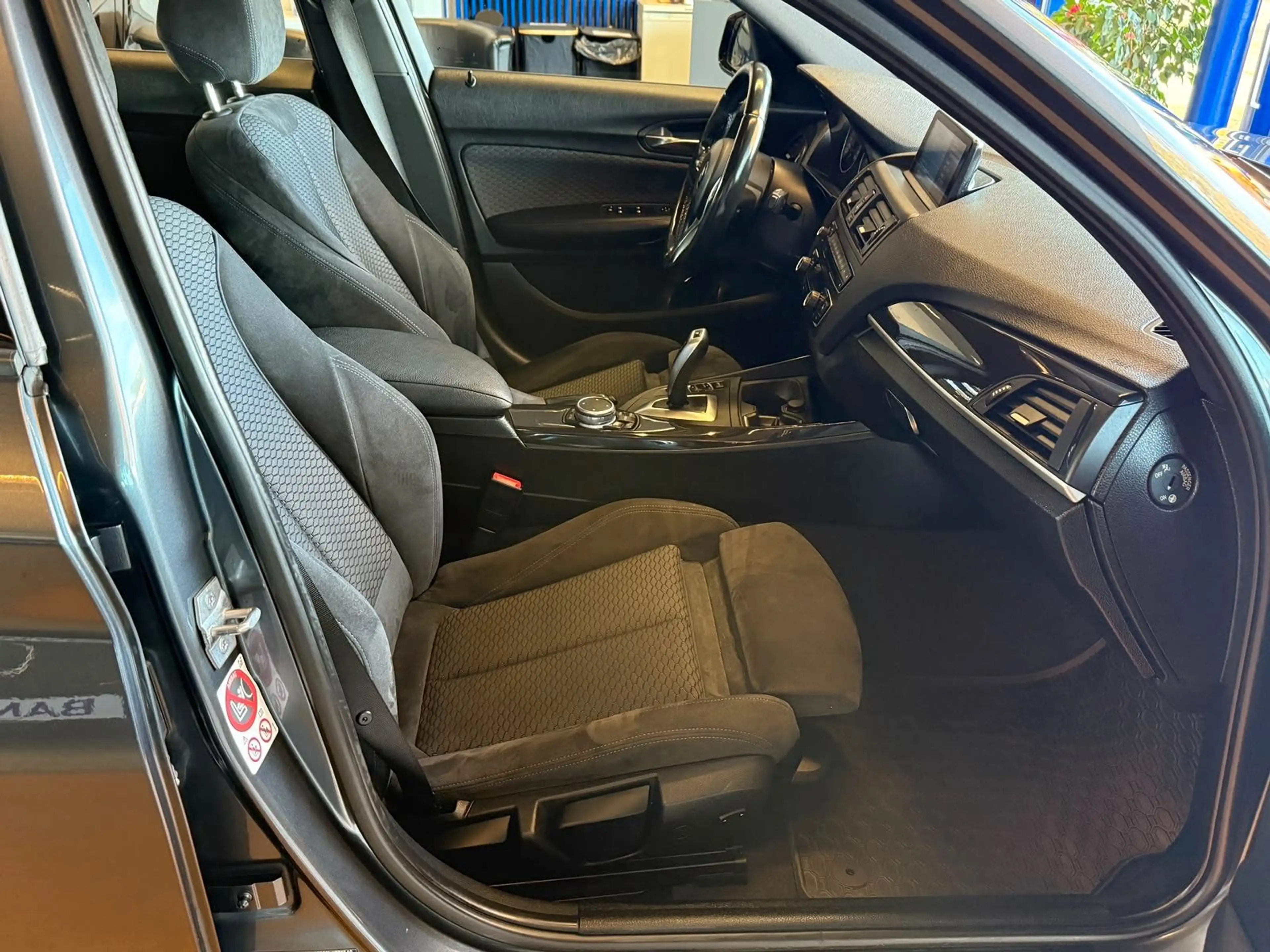 BMW 120 d M-Paket / Navi / Alcantara / Schiebedach — photo 13