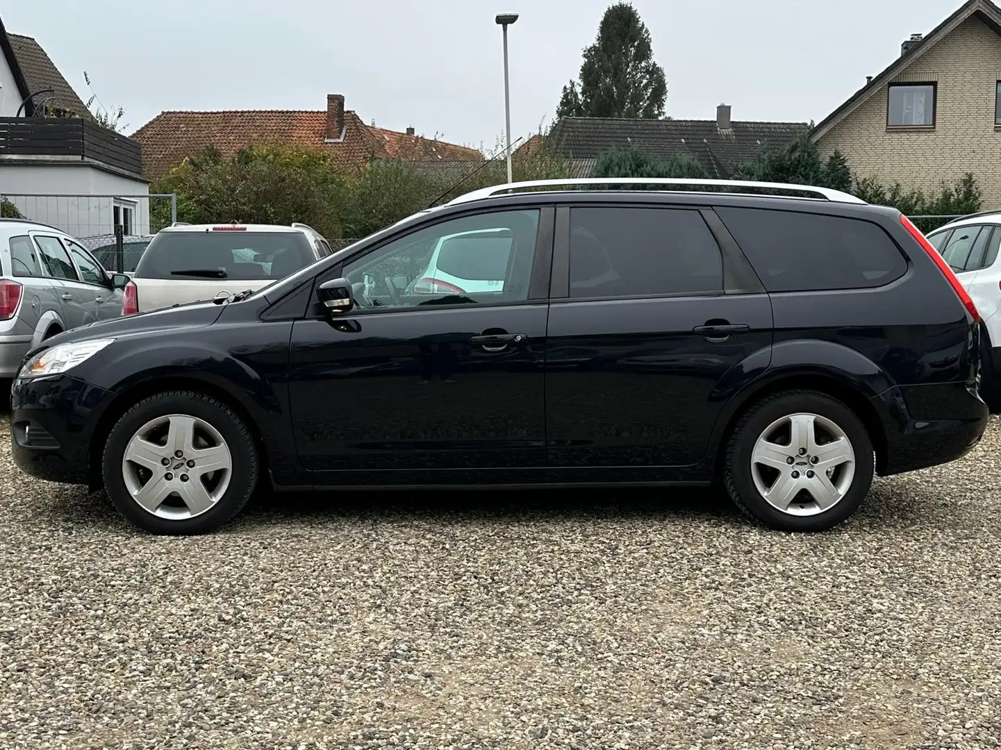 Ford Focus 1.6 Style Scheckheft bei Ford Zahnriemen Klima Schwarz - 2