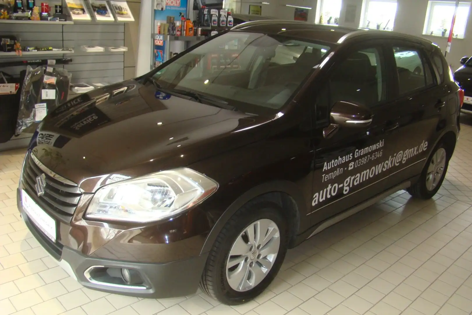 Suzuki S-Cross 1.6 Comfort 2WD,AHK,NAVI,Winterräder Brun - 1
