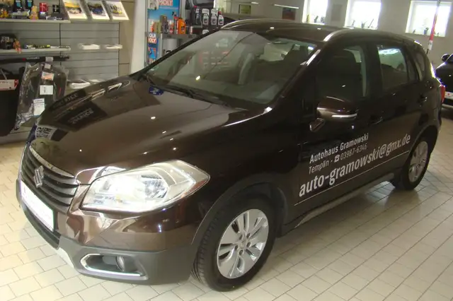 Suzuki S-Cross 1.6 Comfort 2WD,AHK,NAVI,Winterräder