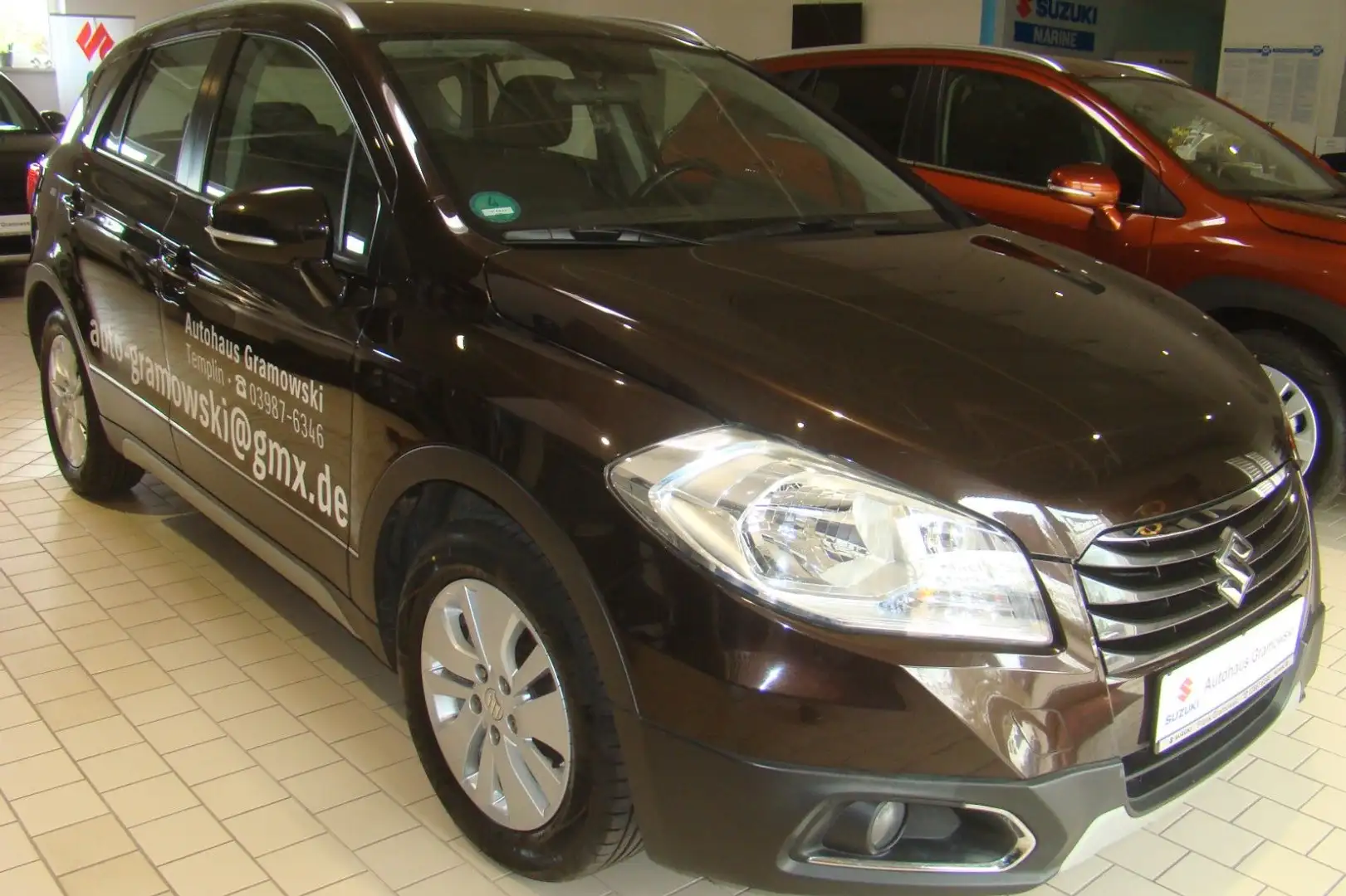 Suzuki S-Cross 1.6 Comfort 2WD,AHK,NAVI,Winterräder Maro - 1