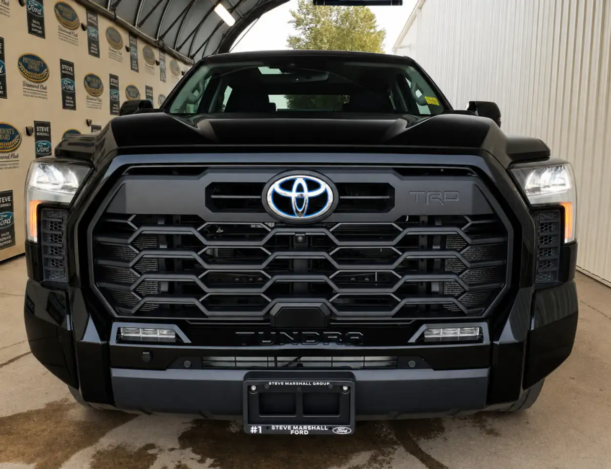 Toyota Tundra снимка Toyota Tundra