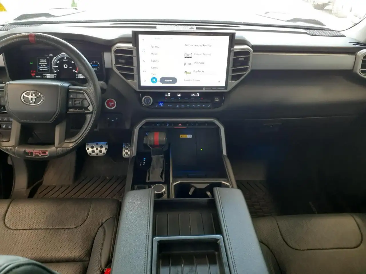 Toyota Tundra снимка Toyota Tundra