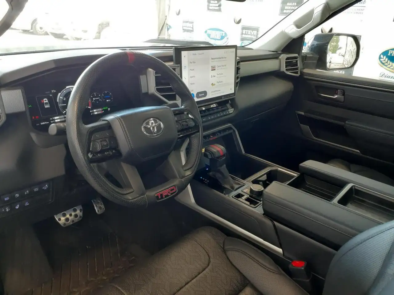Toyota Tundra снимка Toyota Tundra