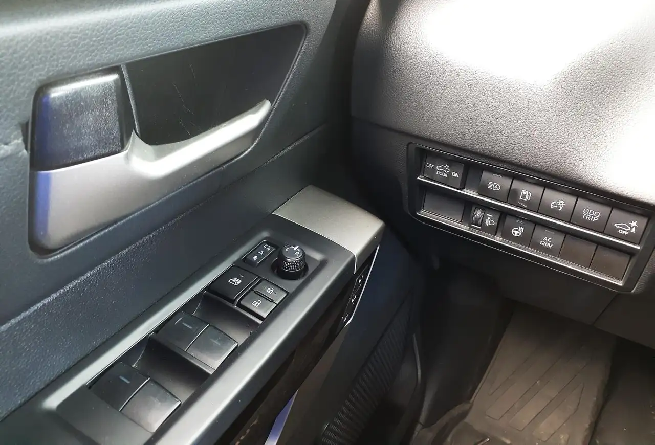 Toyota Tundra снимка Toyota Tundra
